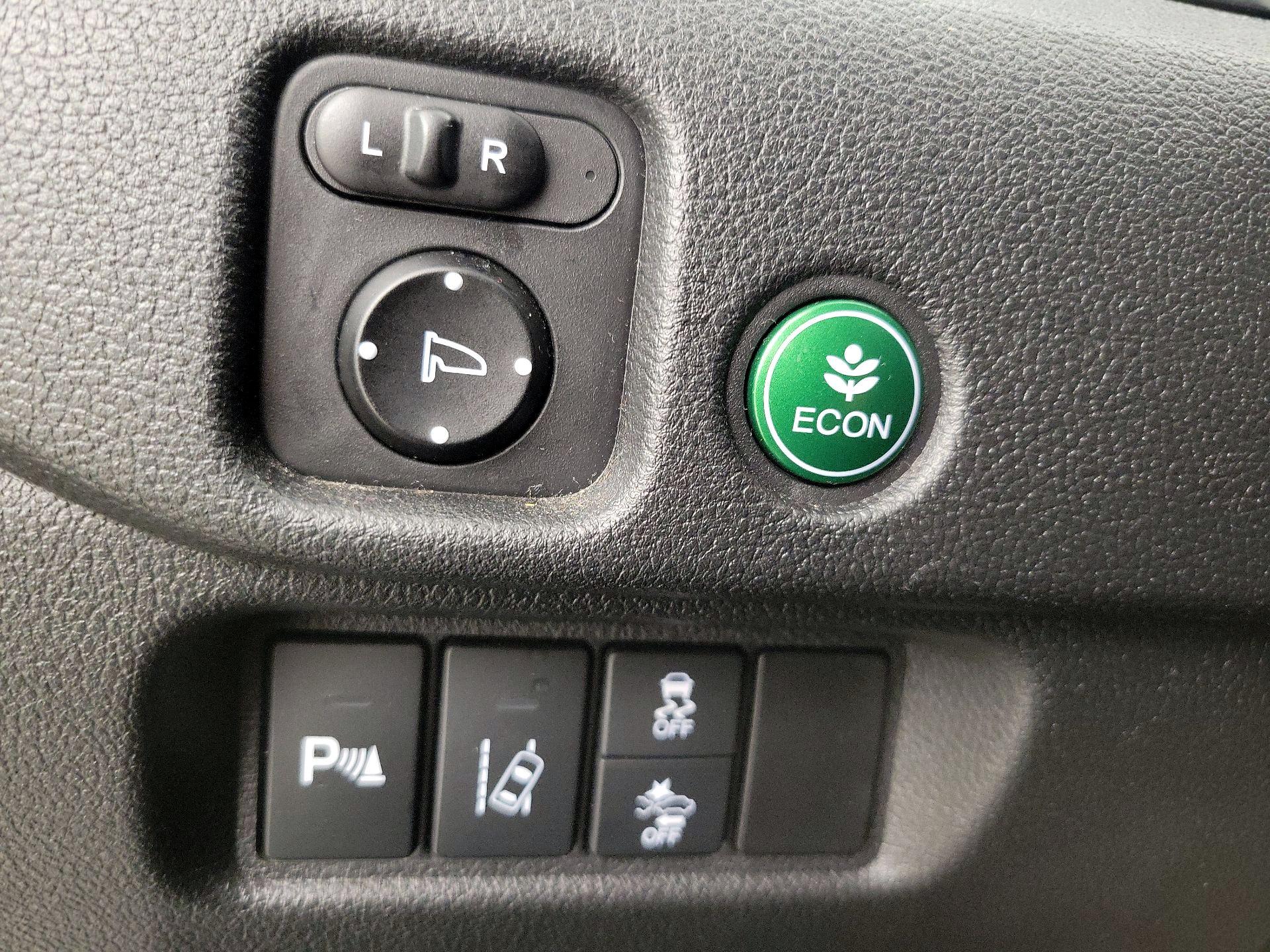 Thumbnail: 2017 Honda Pilot - 13