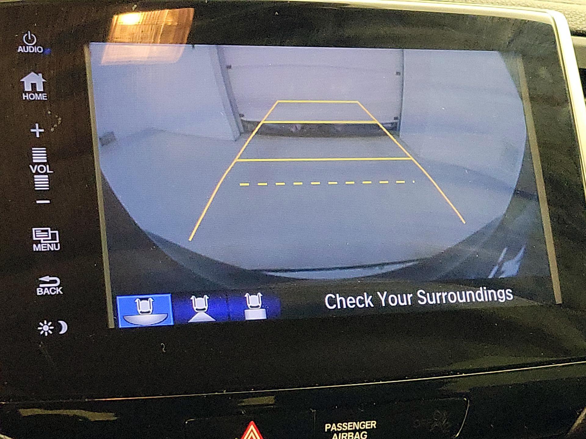 Thumbnail: 2017 Honda Pilot - 15