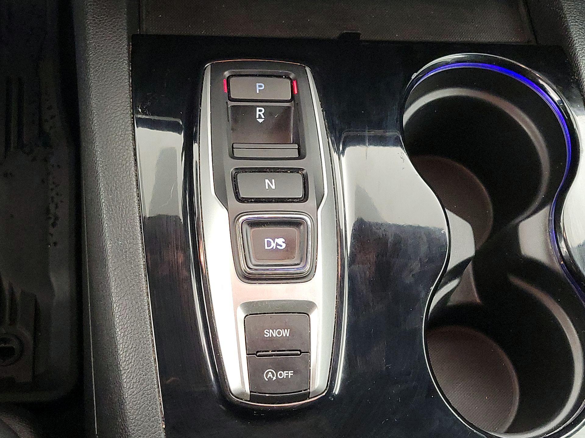 Thumbnail: 2017 Honda Pilot - 18