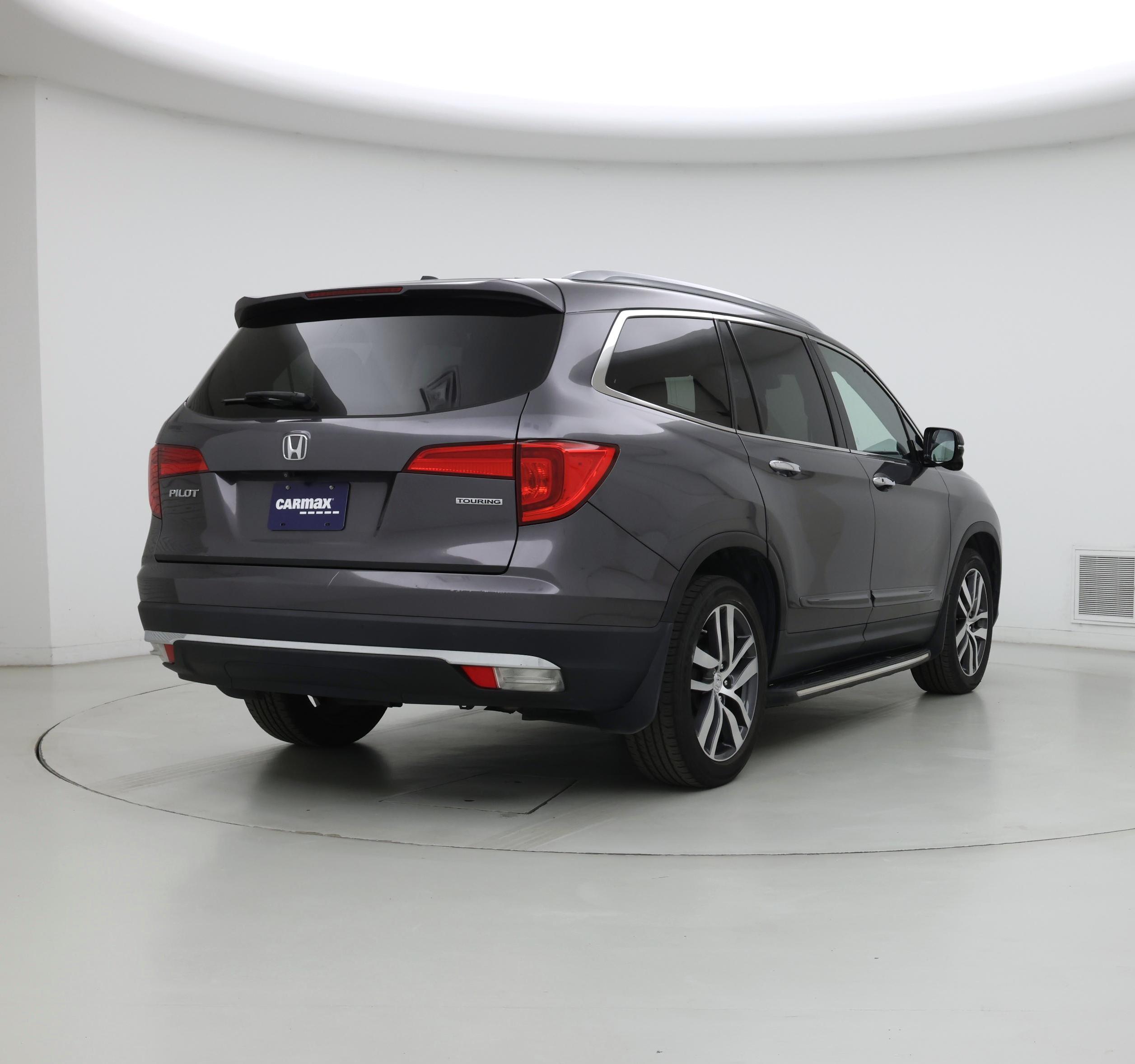 Thumbnail: 2017 Honda Pilot - 8