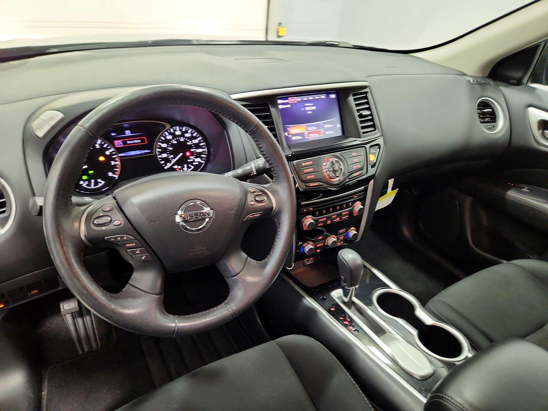 Thumbnail: 2020 Nissan Pathfinder - 9