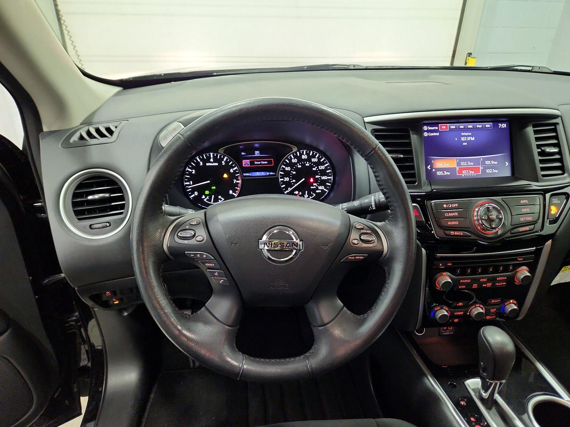 Thumbnail: 2020 Nissan Pathfinder - 10