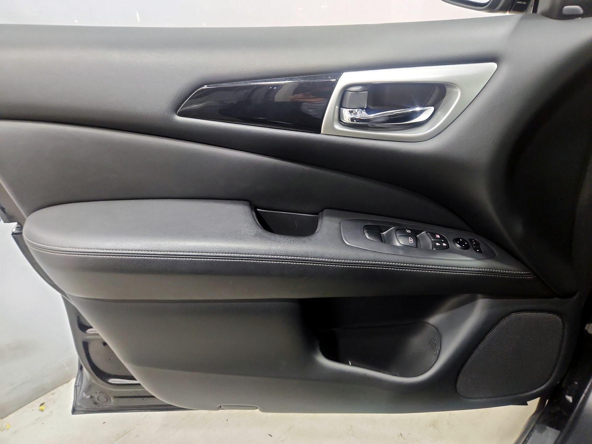 Thumbnail: 2020 Nissan Pathfinder - 12