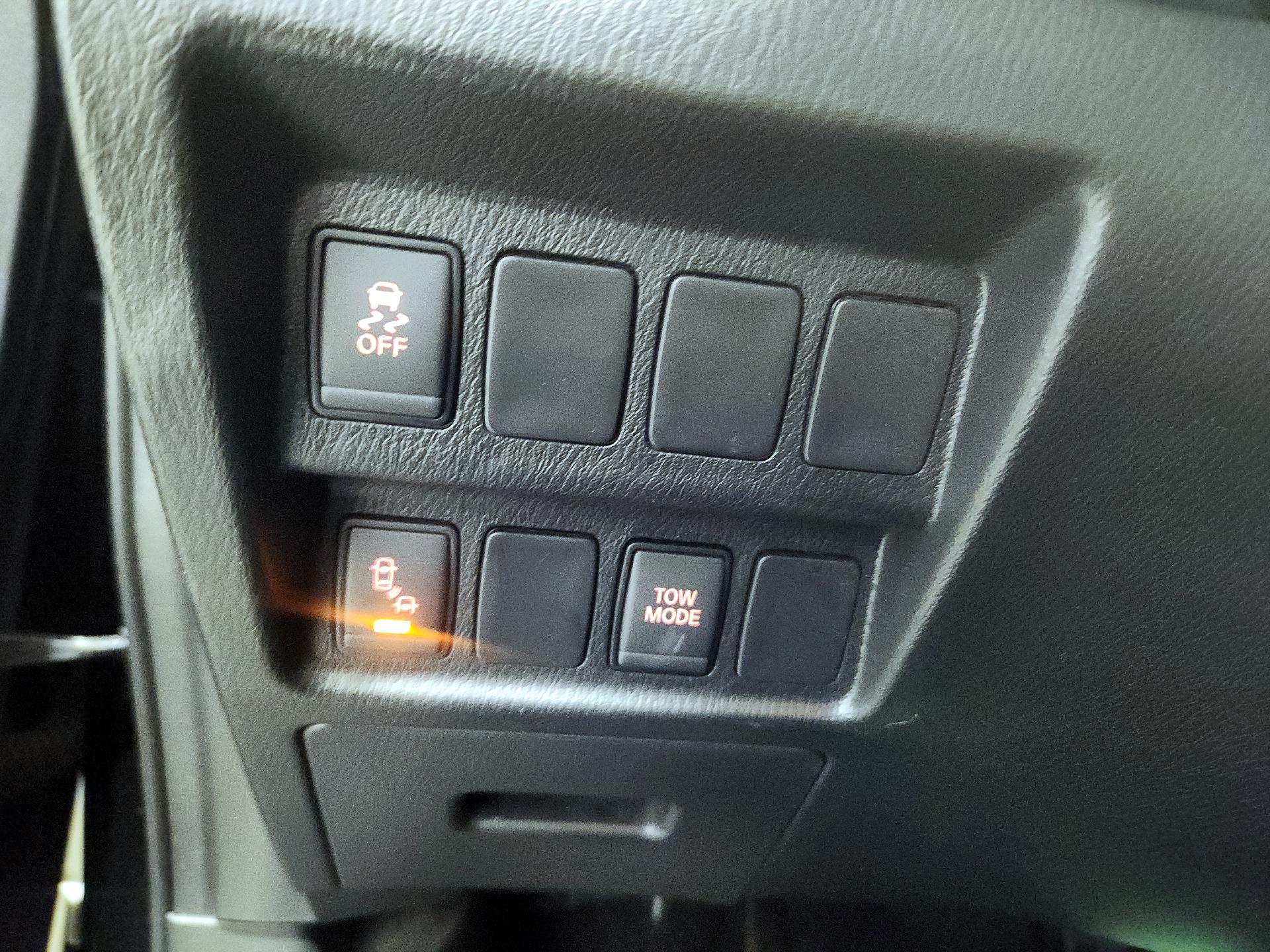 Thumbnail: 2020 Nissan Pathfinder - 13