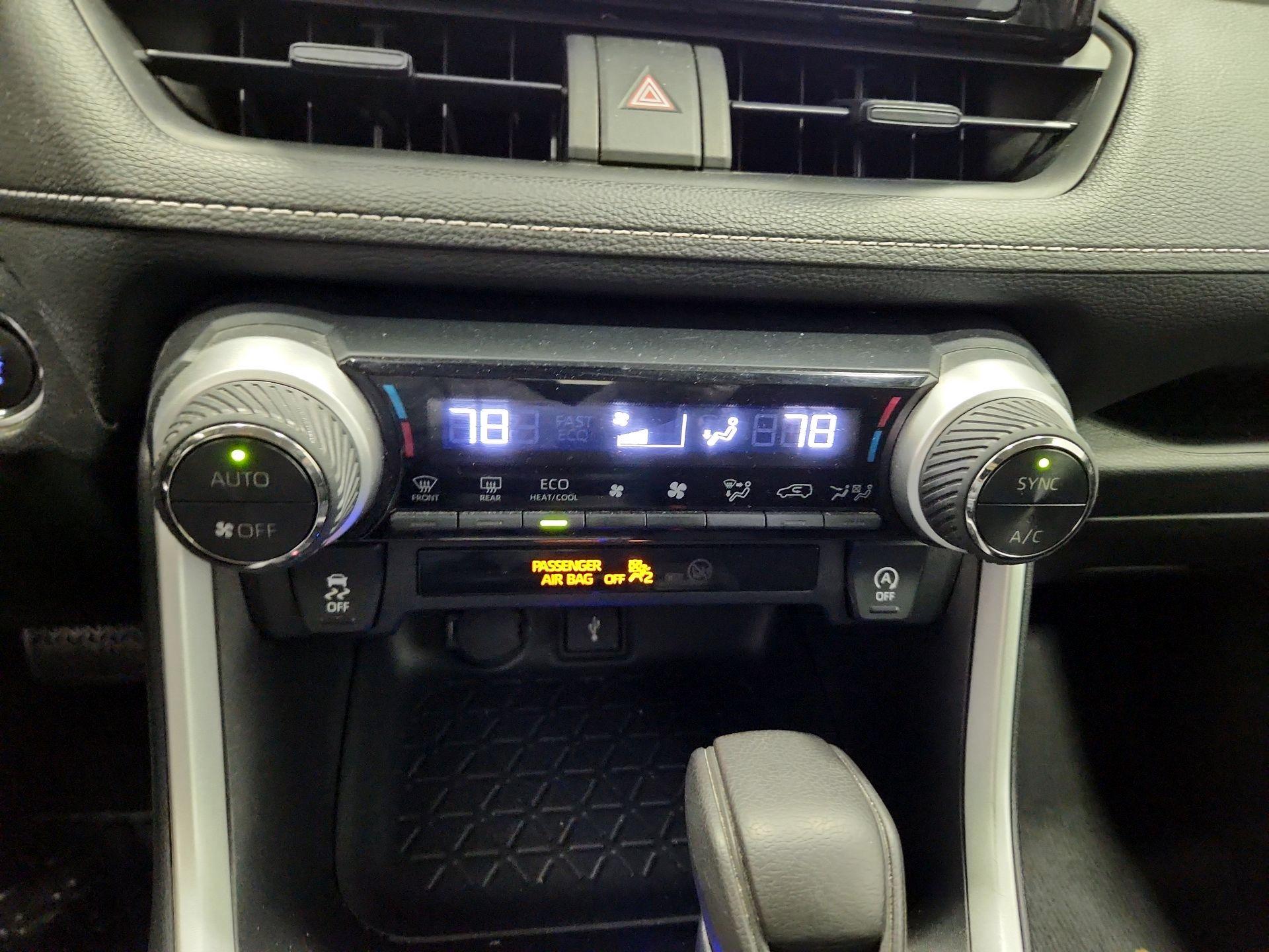 Thumbnail: 2021 Toyota RAV4 - 16