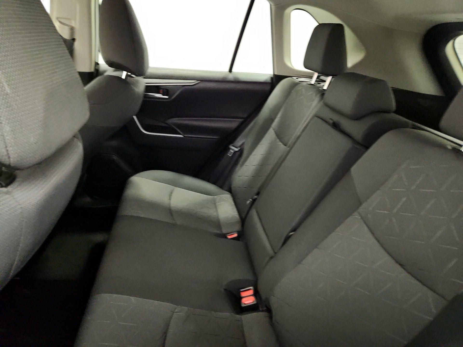 Thumbnail: 2021 Toyota RAV4 - 18