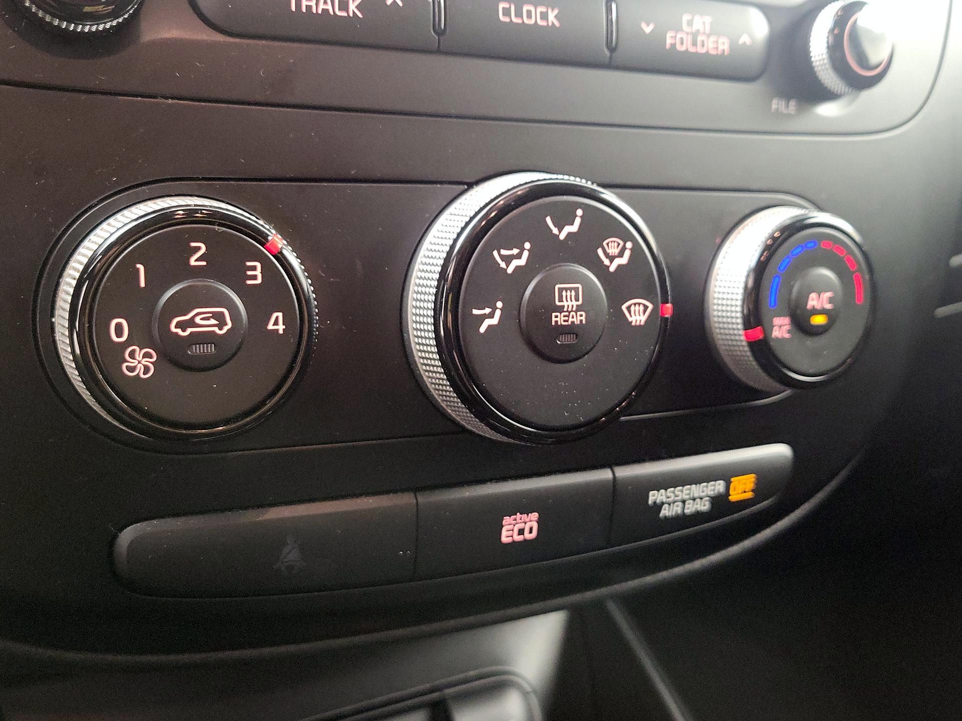 Thumbnail: 2016 Kia Soul - 16