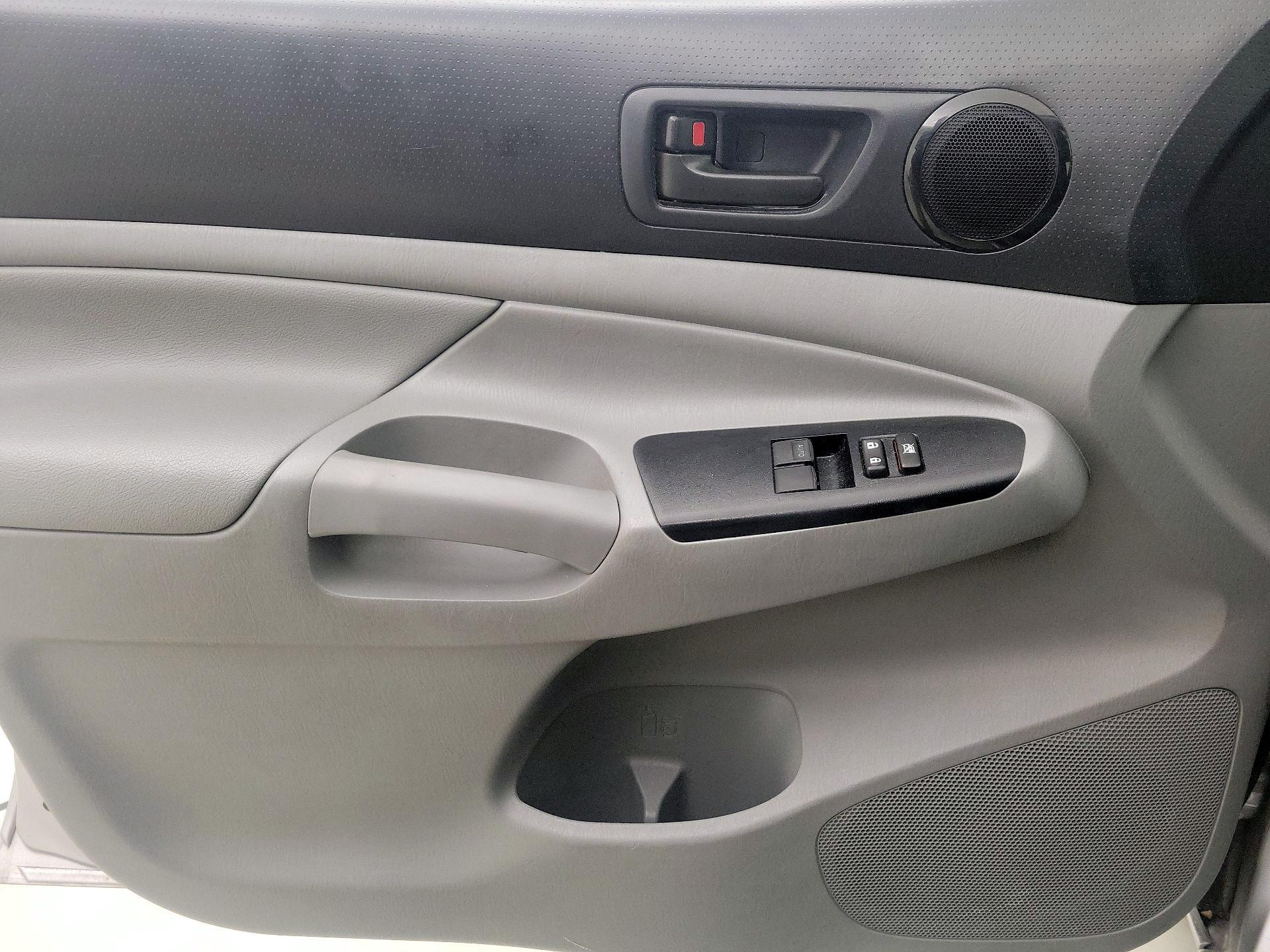 Thumbnail: 2014 Toyota Tacoma - 12