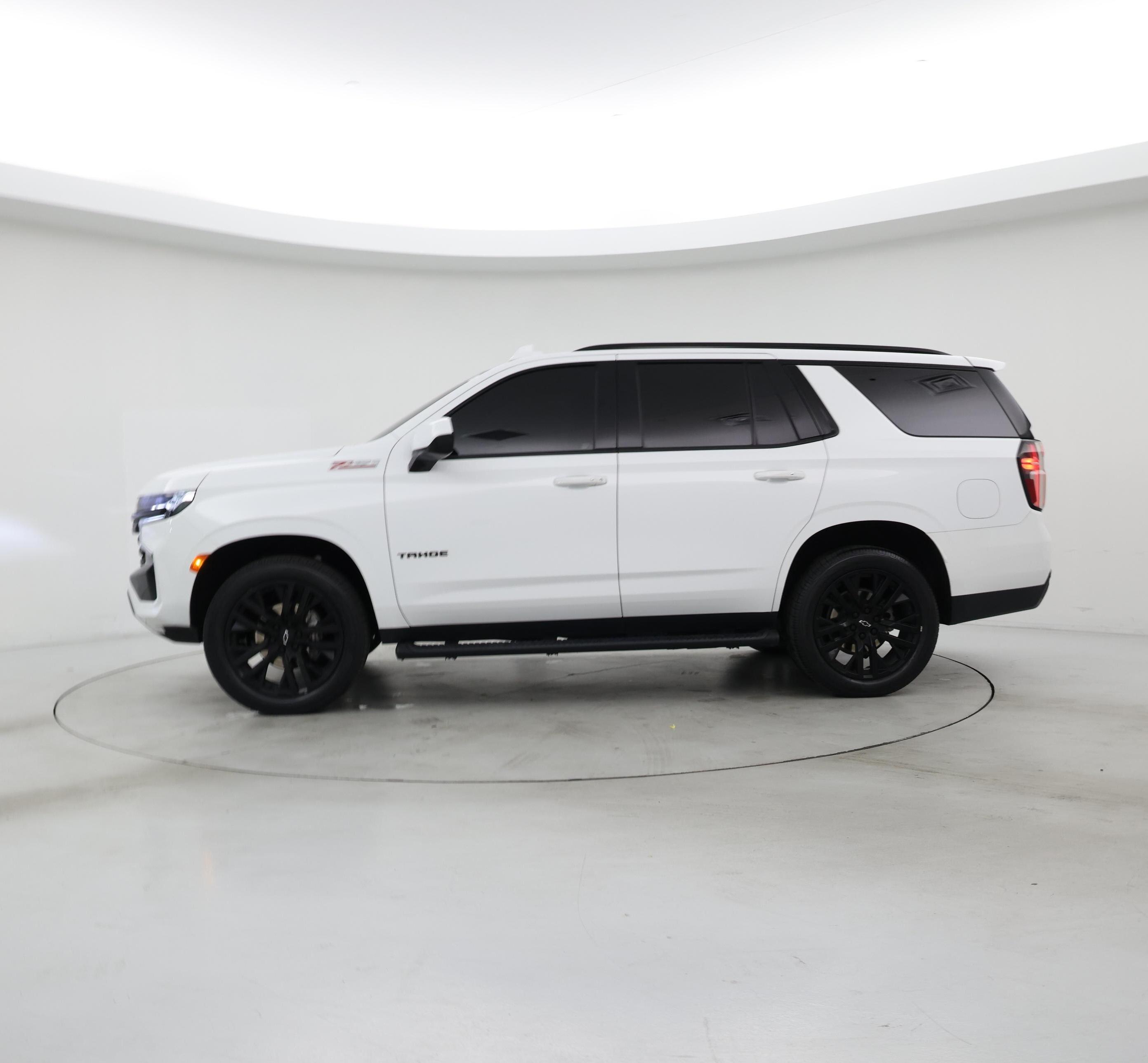 Thumbnail: 2023 Chevrolet Tahoe - 3