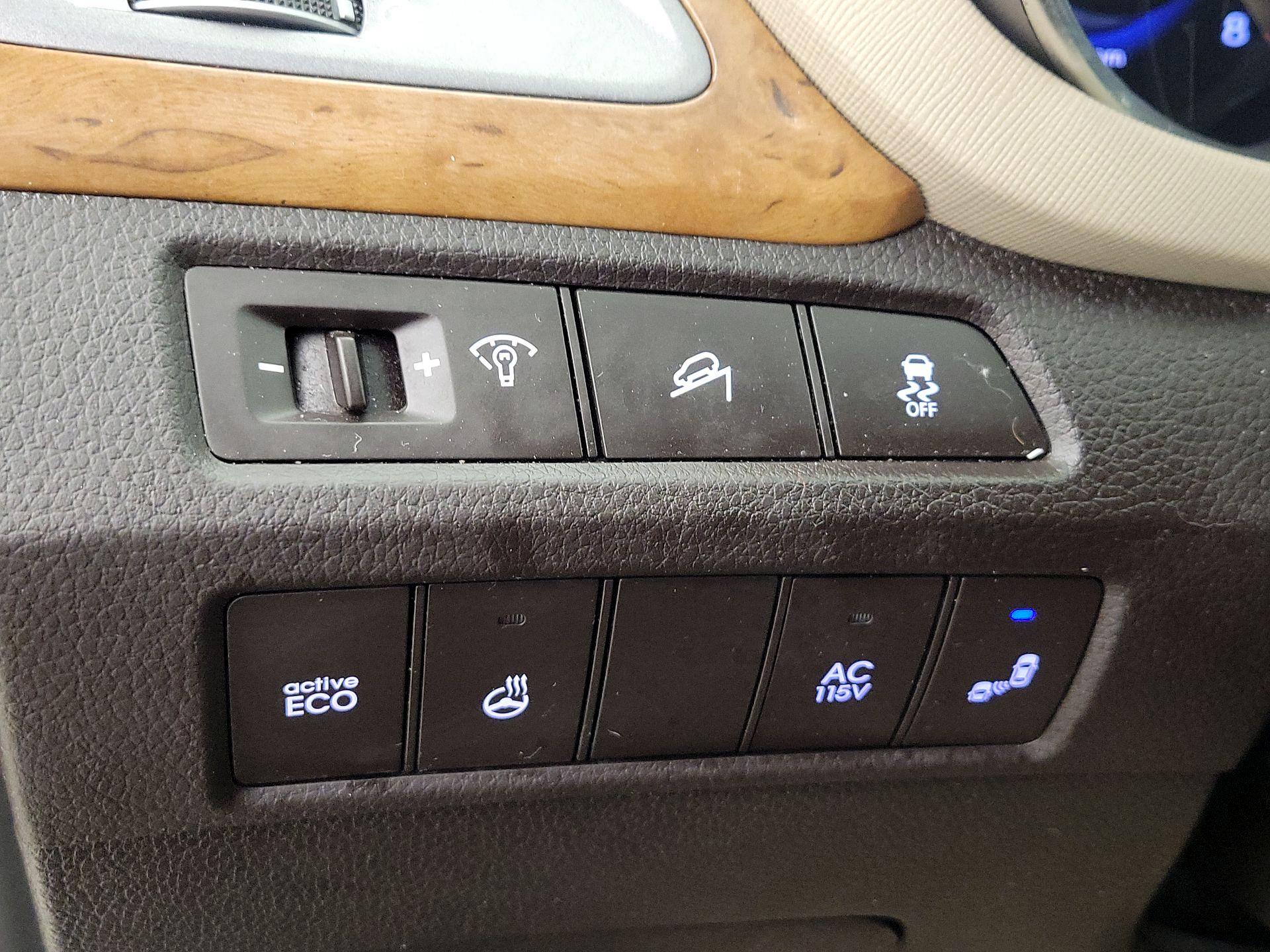 Thumbnail: 2016 Hyundai Santa Fe - 13