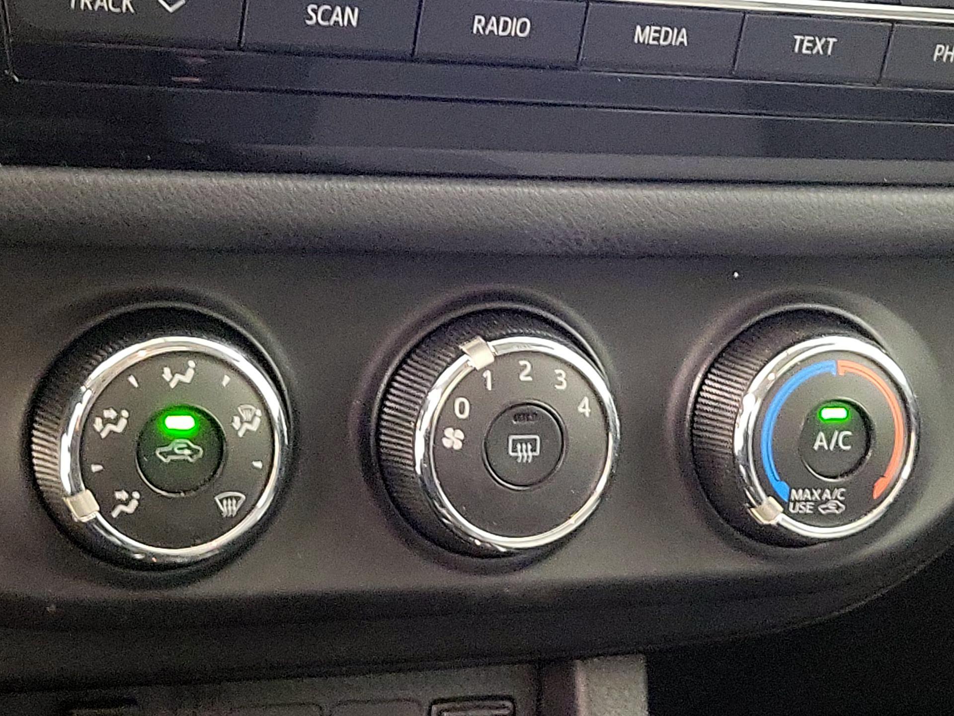 Thumbnail: 2014 Toyota Corolla - 15