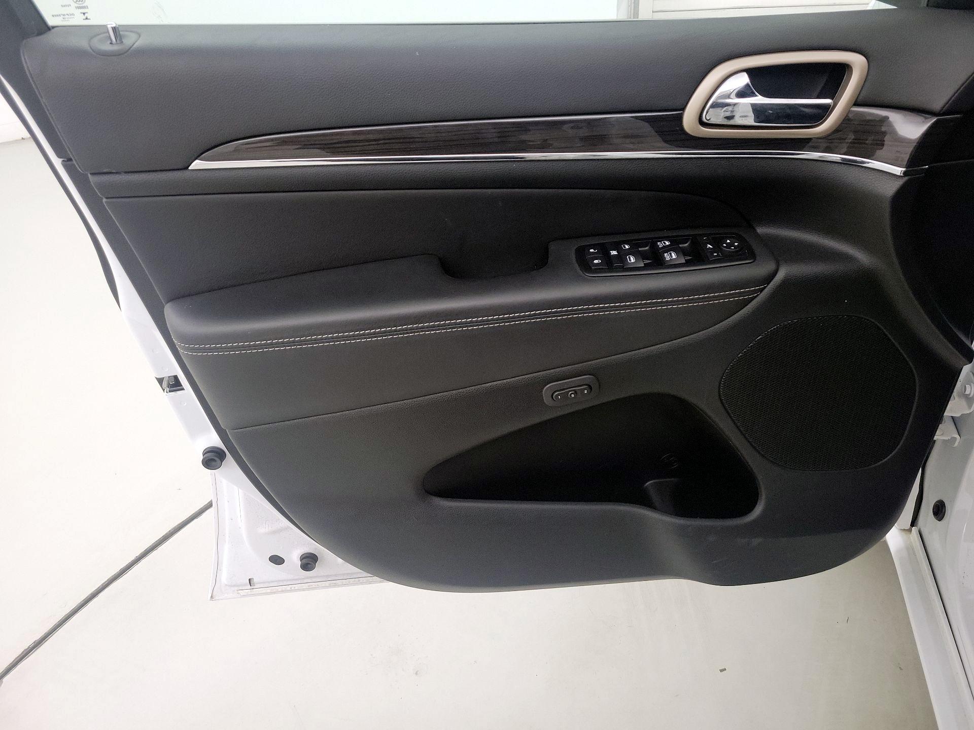 Thumbnail: 2014 Jeep Grand Cherokee - 12