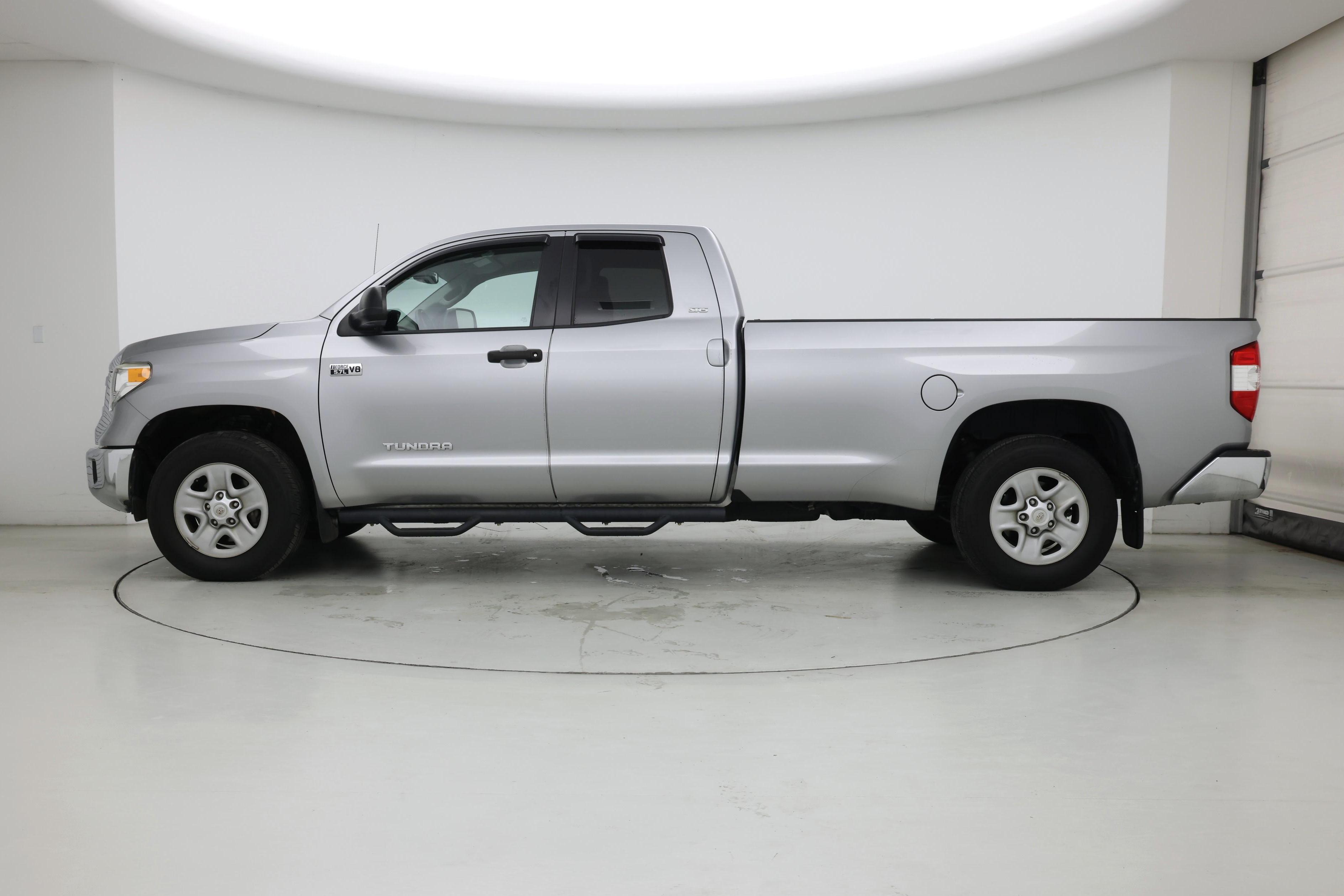 Thumbnail: 2017 Toyota Tundra - 3