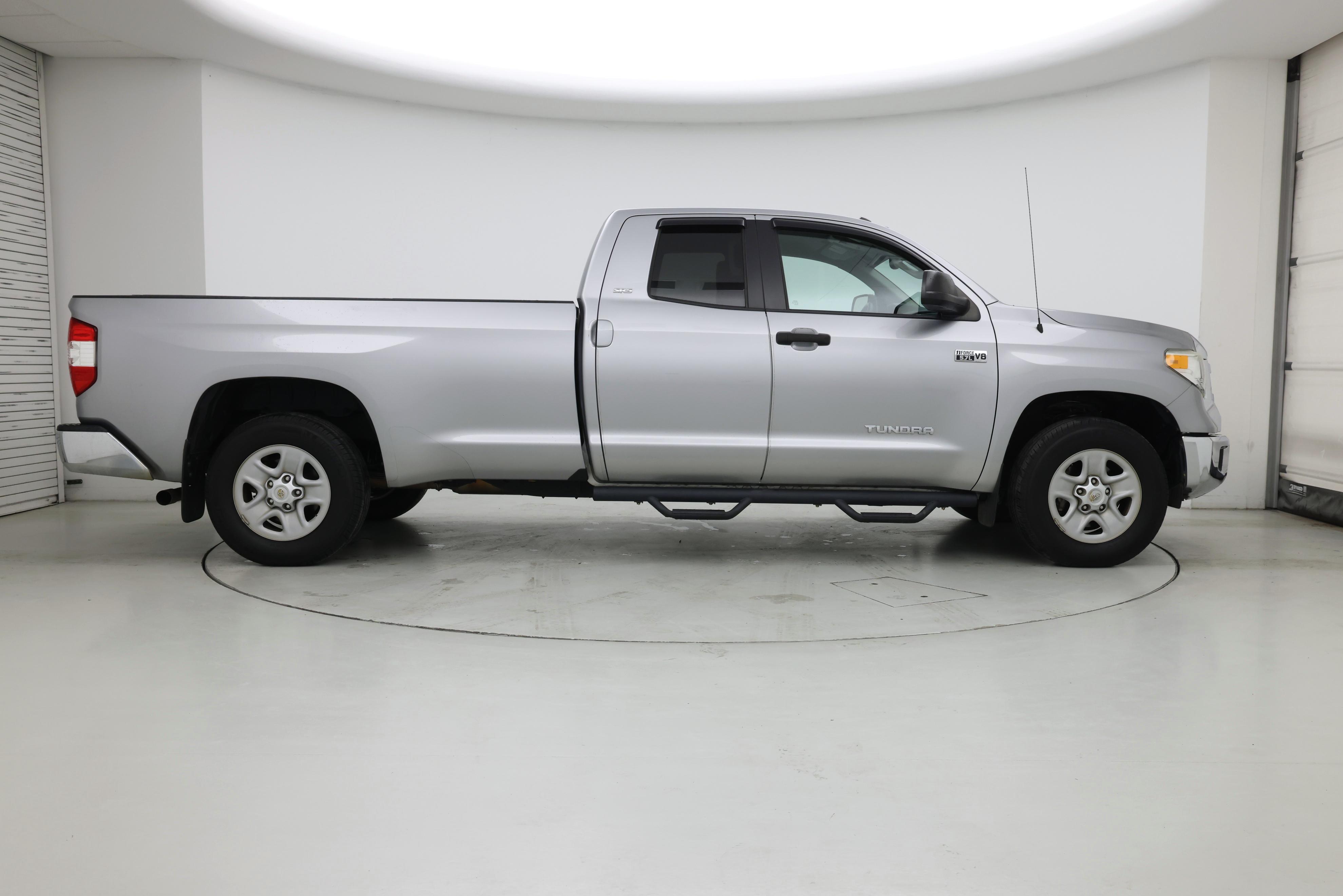 Thumbnail: 2017 Toyota Tundra - 7