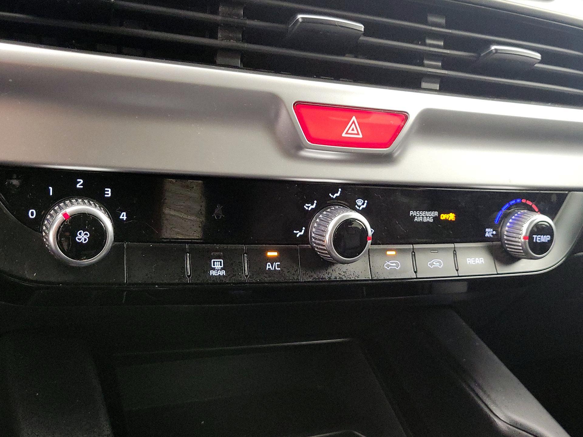 Thumbnail: 2020 Kia Telluride - 16