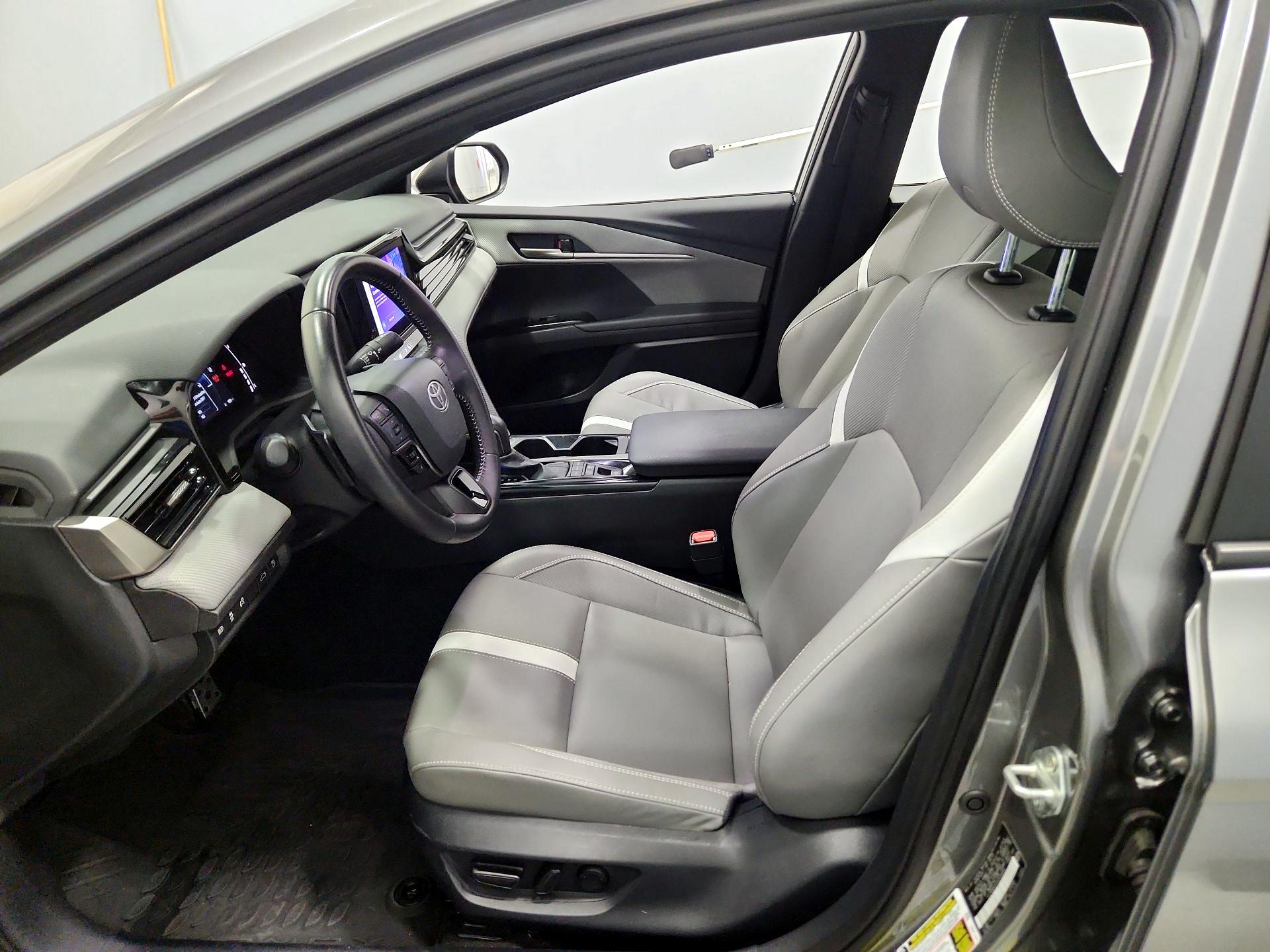 Thumbnail: 2025 Toyota Camry - 11