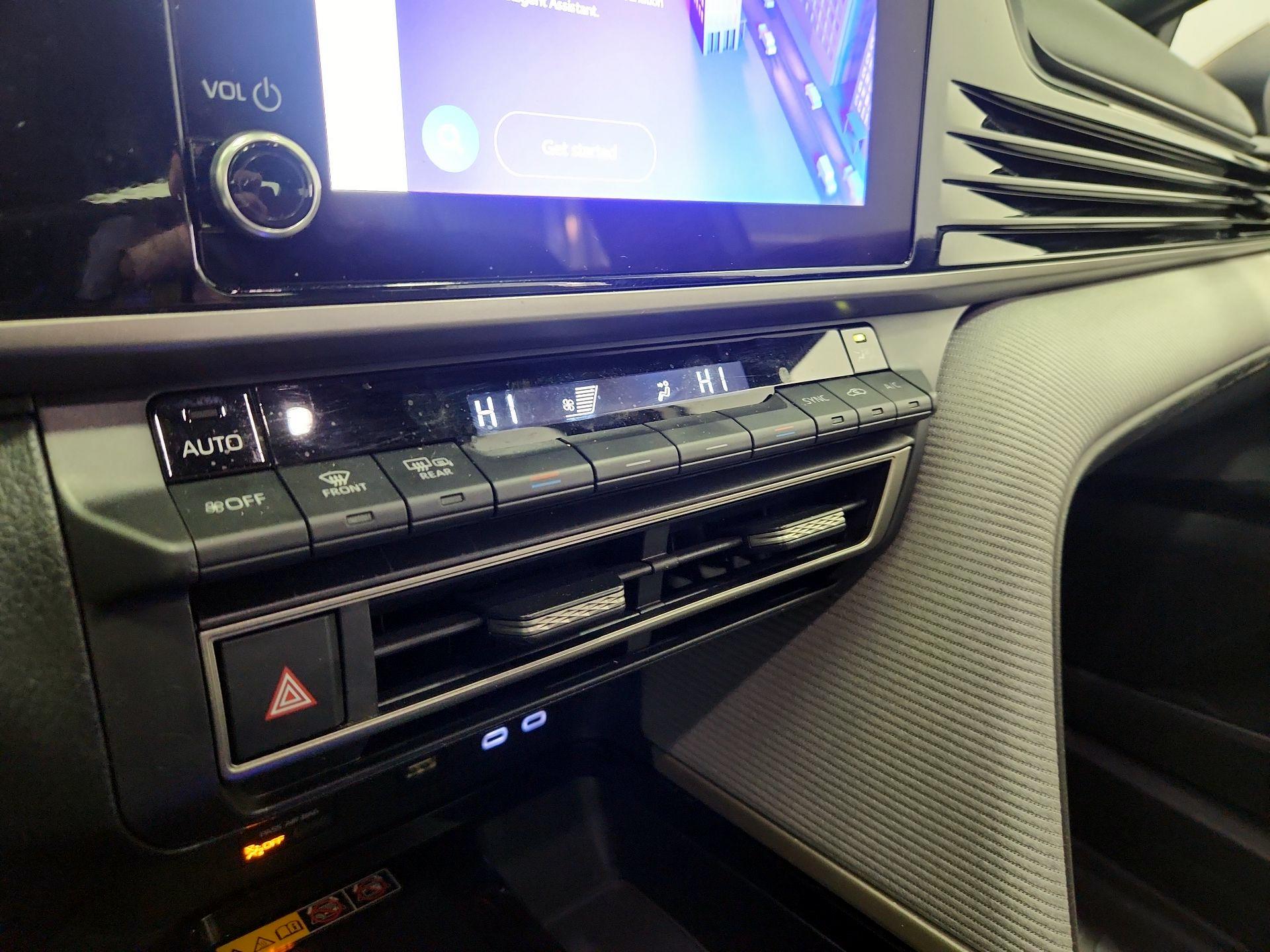 Thumbnail: 2025 Toyota Camry - 17