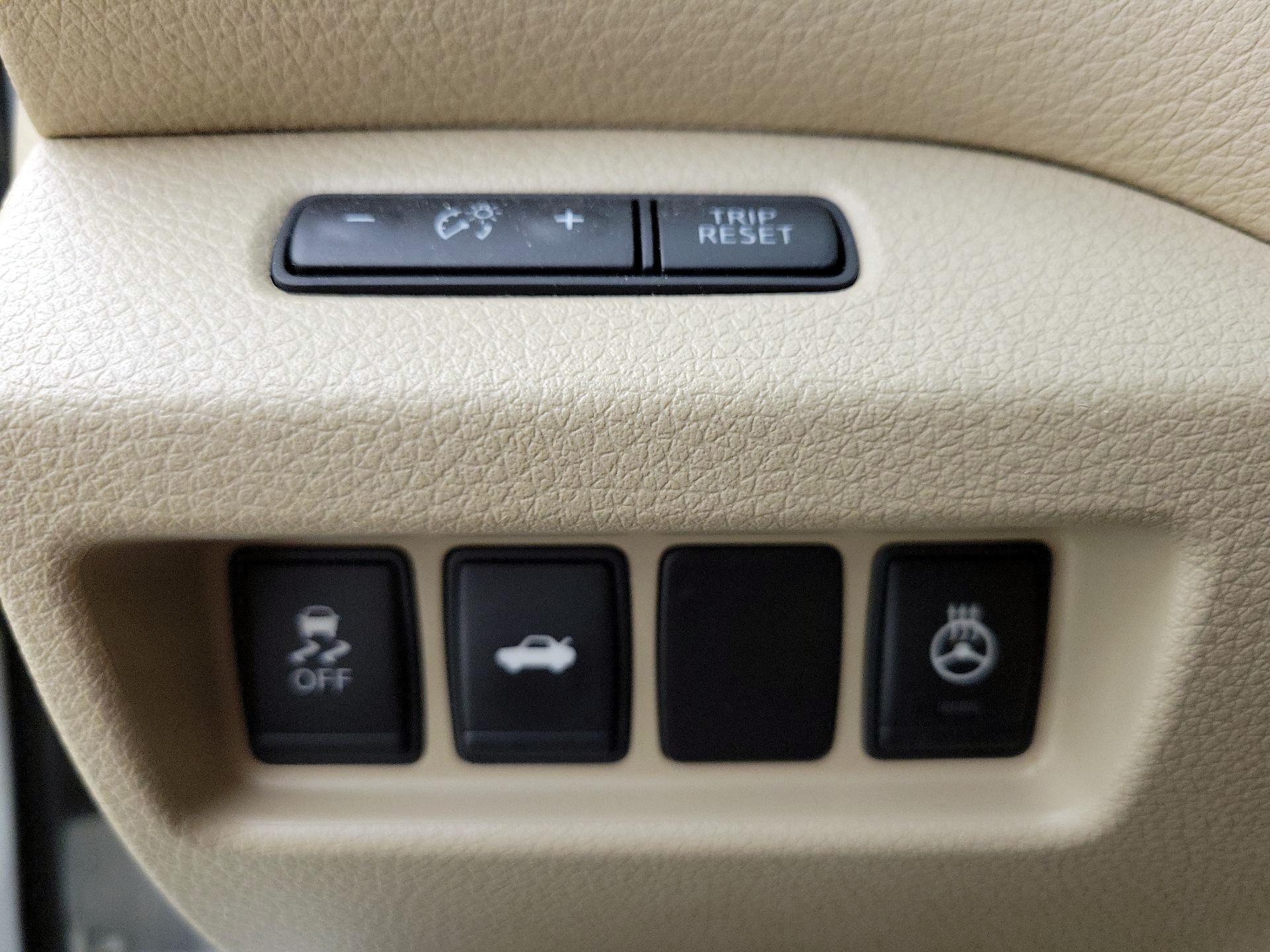 Thumbnail: 2015 Nissan Altima - 13