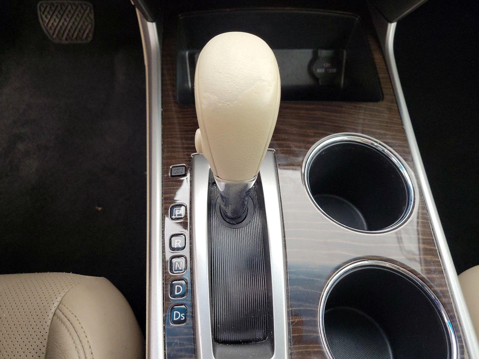 Thumbnail: 2015 Nissan Altima - 17