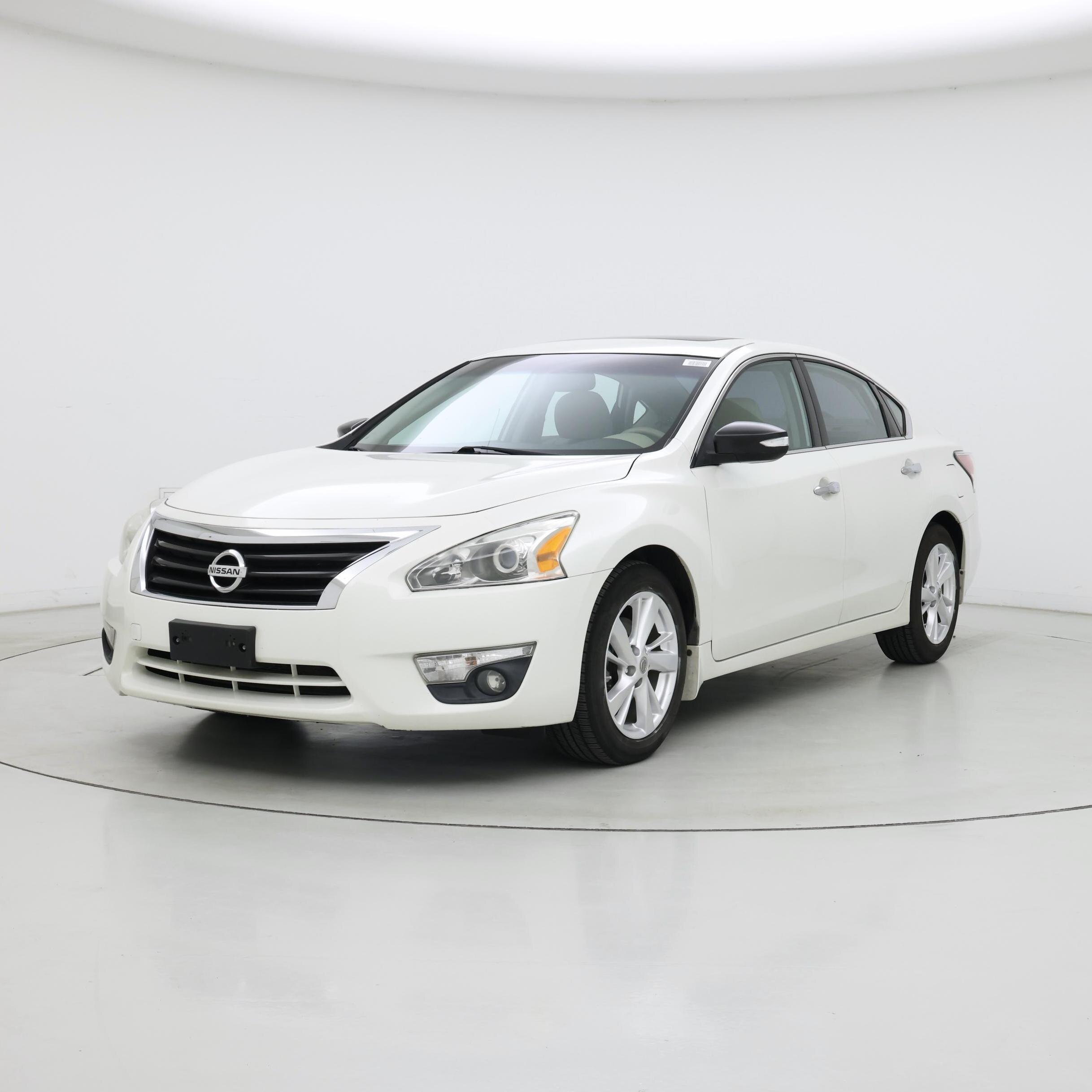 Thumbnail: 2015 Nissan Altima - 4