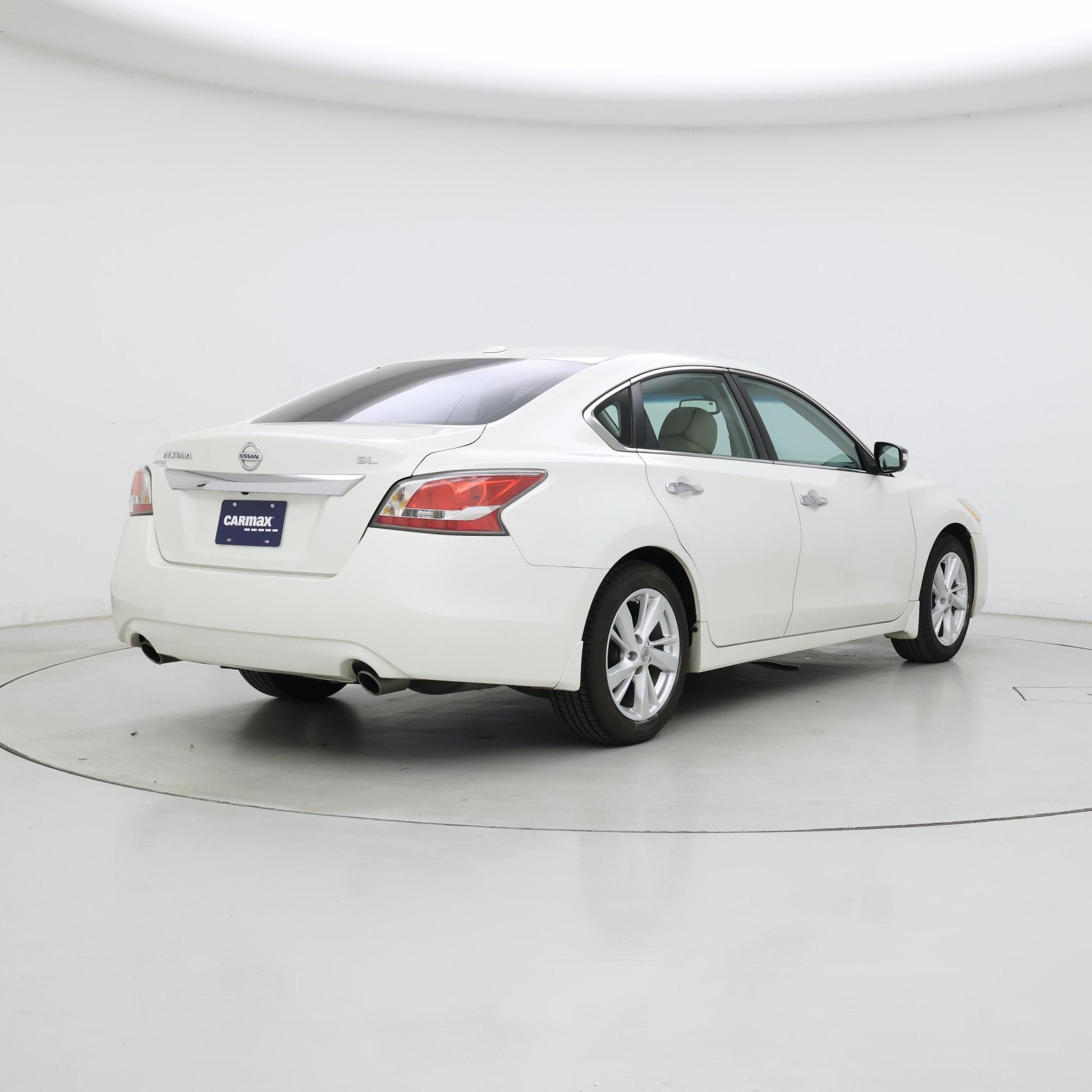 Thumbnail: 2015 Nissan Altima - 8