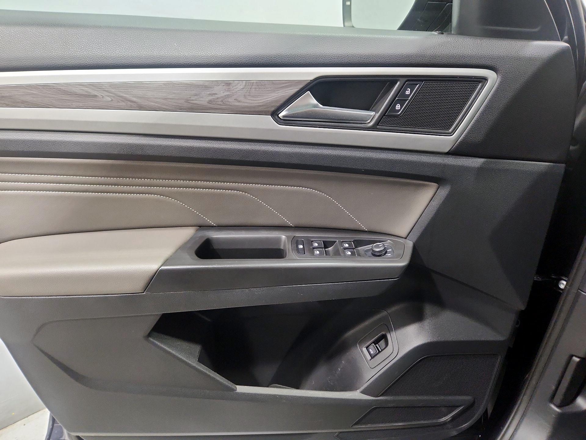 Thumbnail: 2022 Volkswagen Atlas - 12