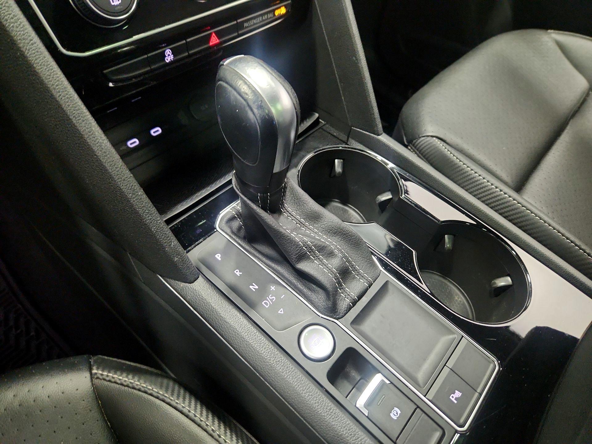 Thumbnail: 2022 Volkswagen Atlas - 17