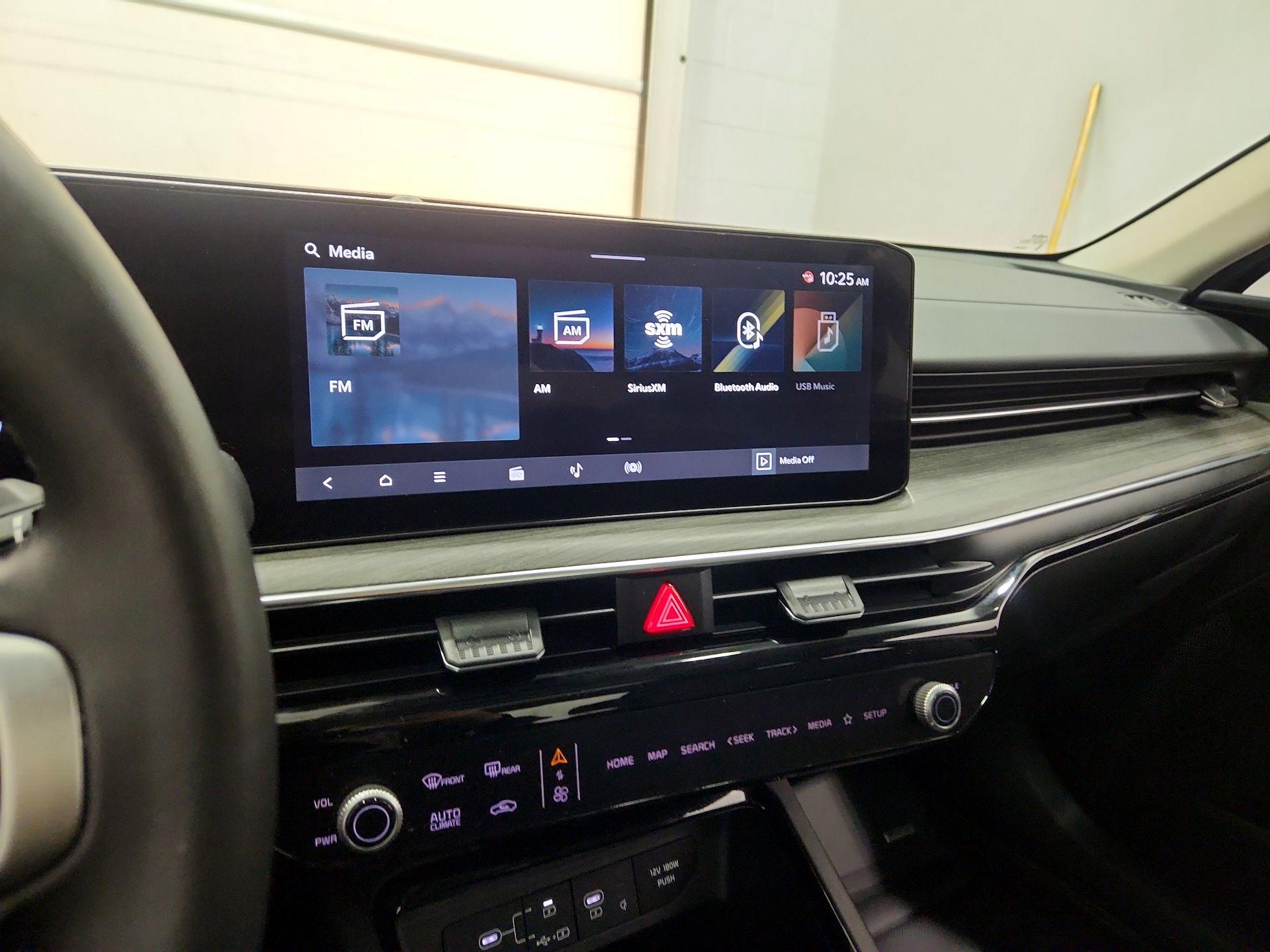 Thumbnail: 2025 Kia K5 - 16