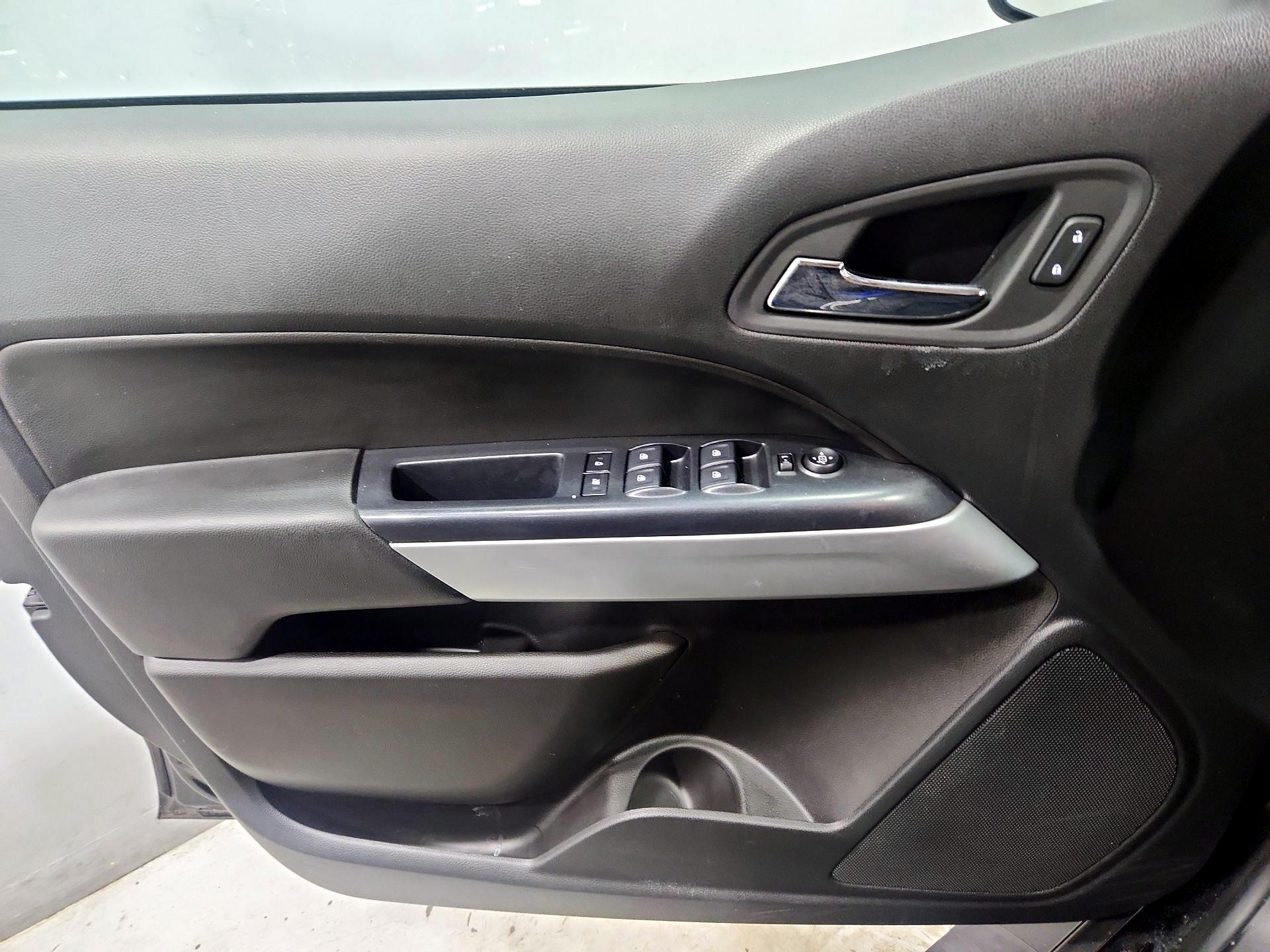 Thumbnail: 2022 Chevrolet Colorado - 12