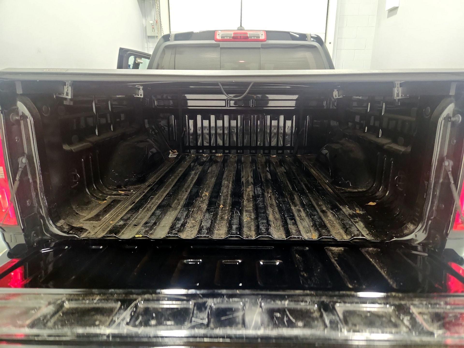 Thumbnail: 2022 Chevrolet Colorado - 20