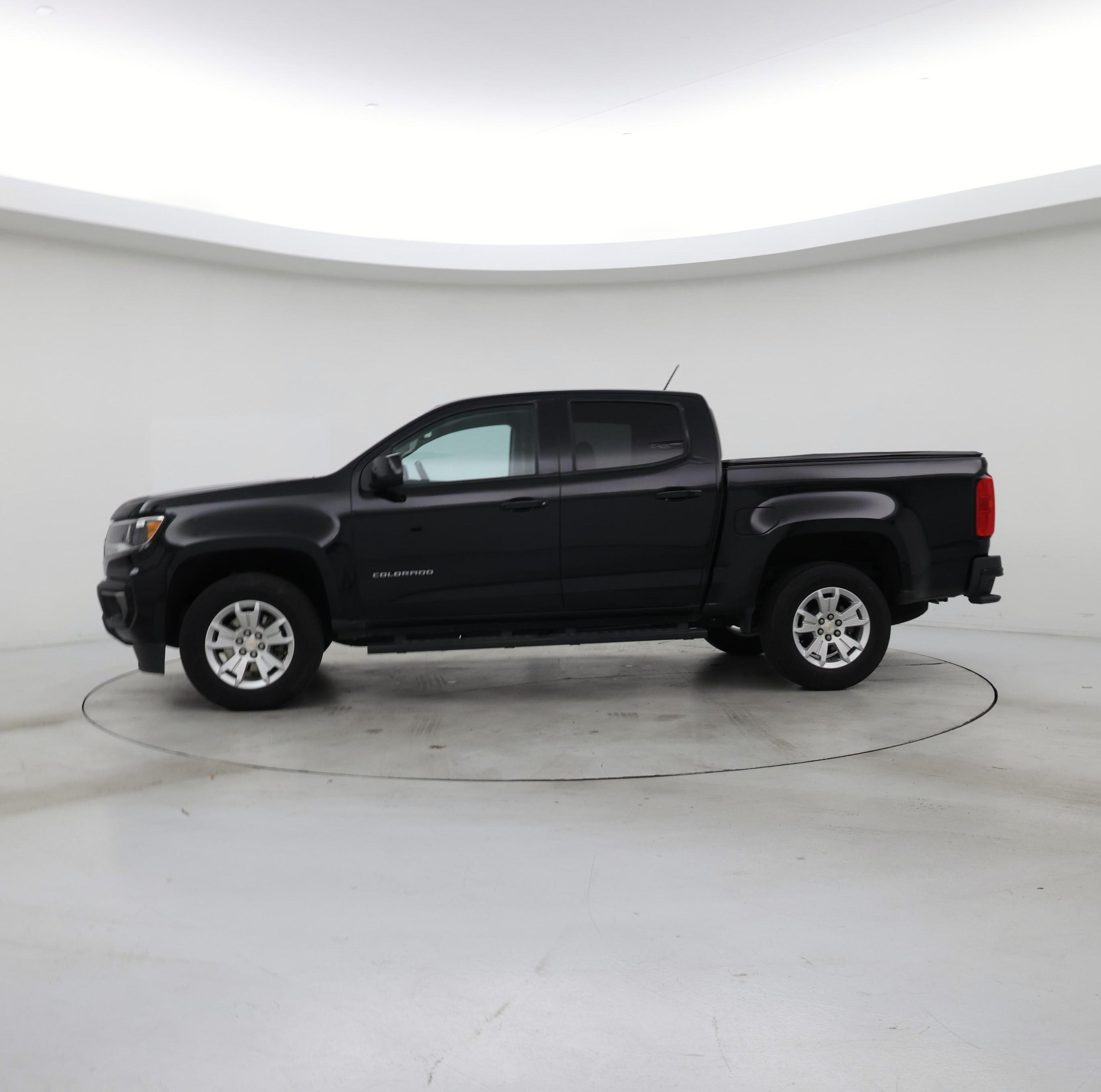 Thumbnail: 2022 Chevrolet Colorado - 3