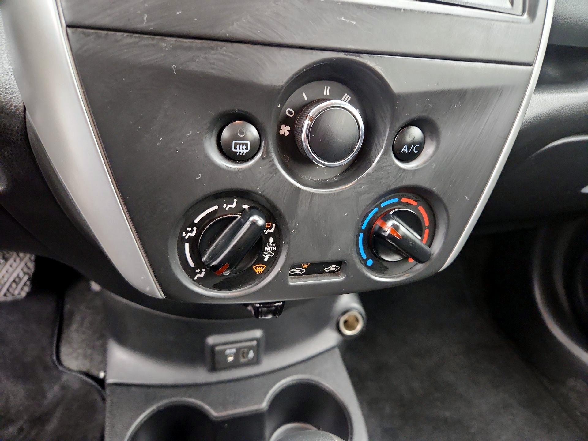 Thumbnail: 2019 Nissan Versa Note - 16