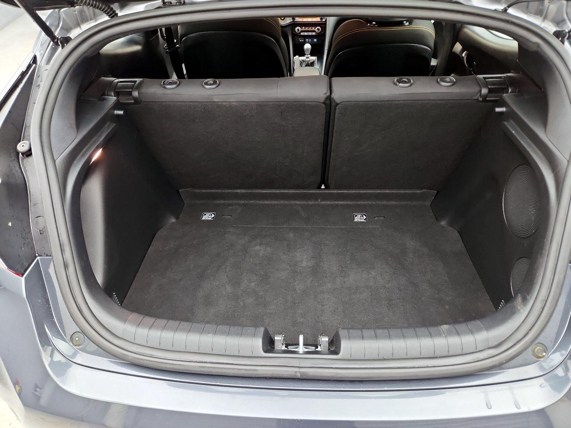 Thumbnail: 2019 Hyundai Veloster - 20