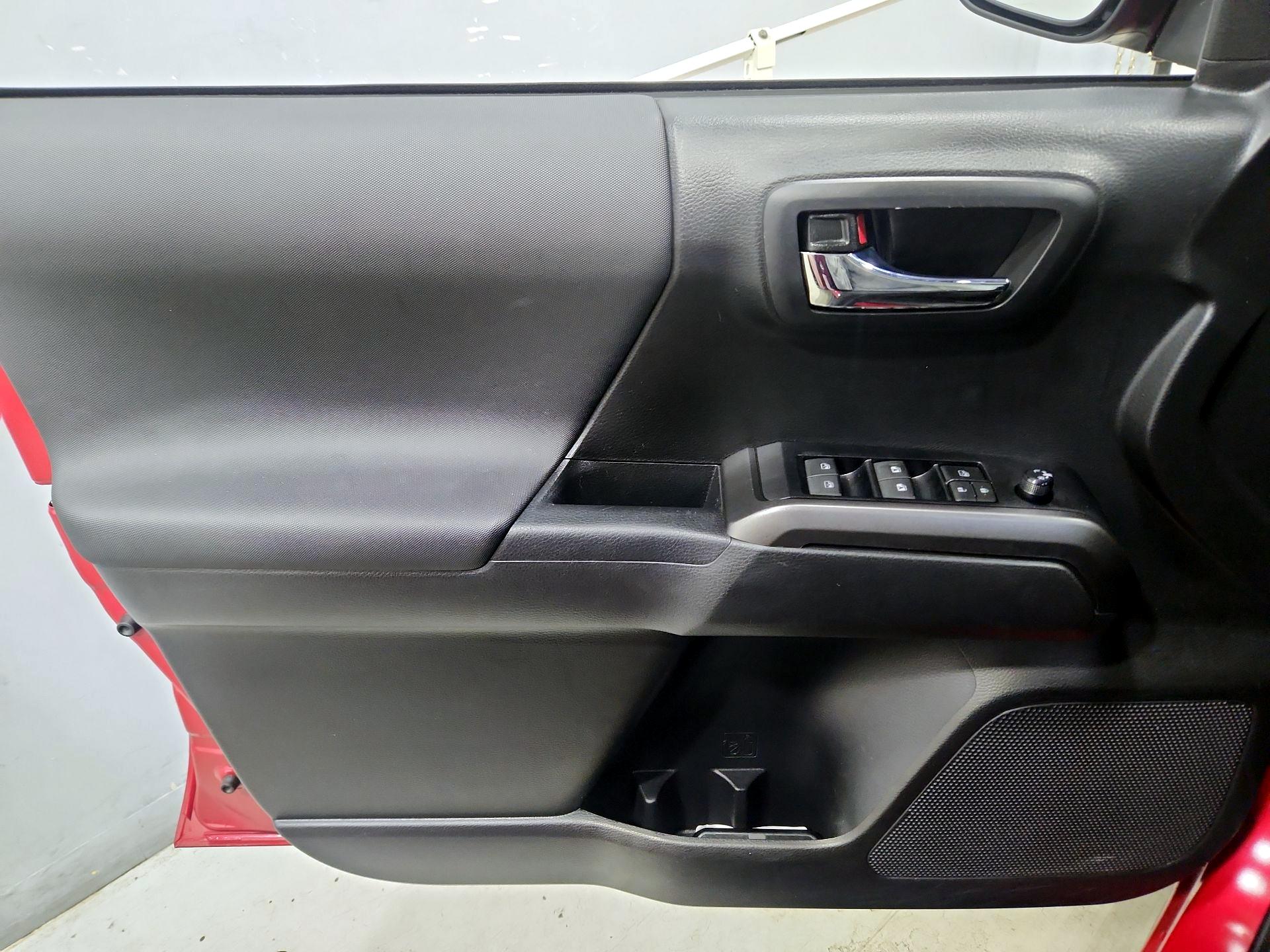 Thumbnail: 2023 Toyota Tacoma - 12