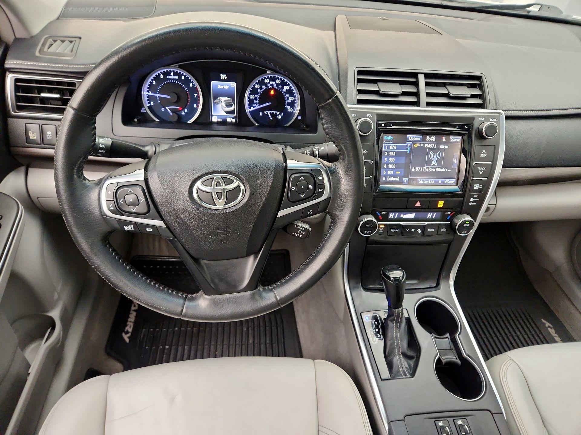 Thumbnail: 2015 Toyota Camry - 10