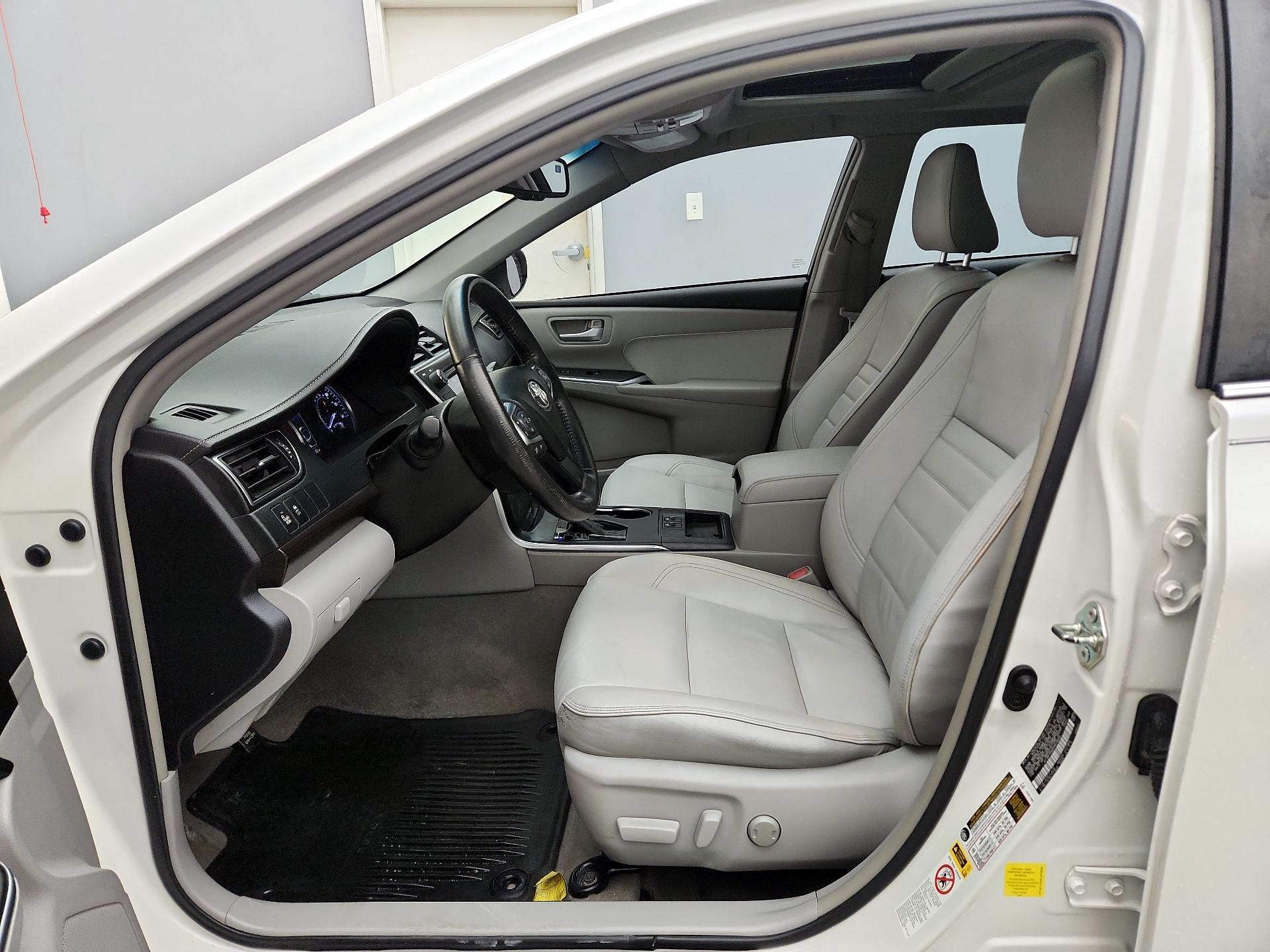 Thumbnail: 2015 Toyota Camry - 11