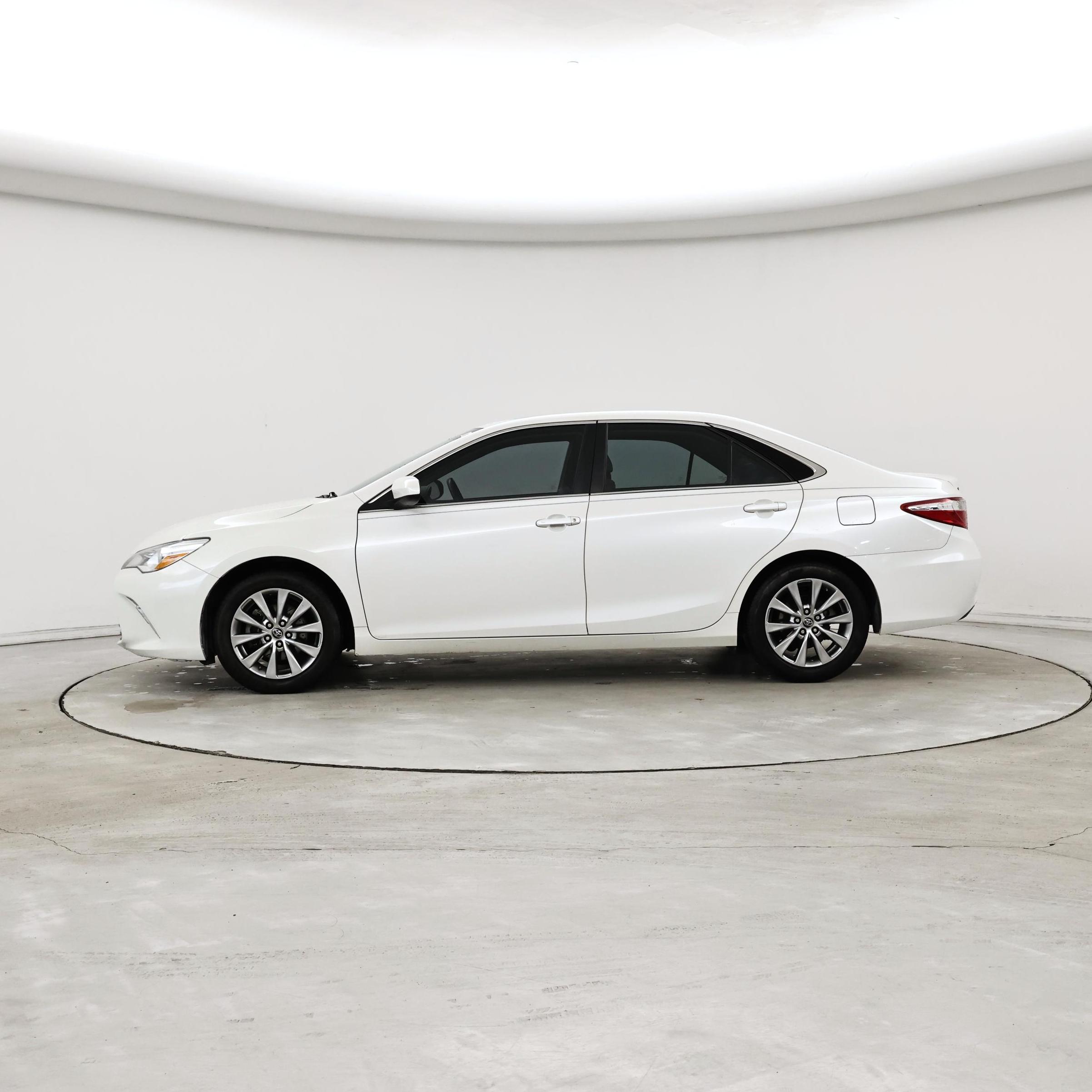 Thumbnail: 2015 Toyota Camry - 3