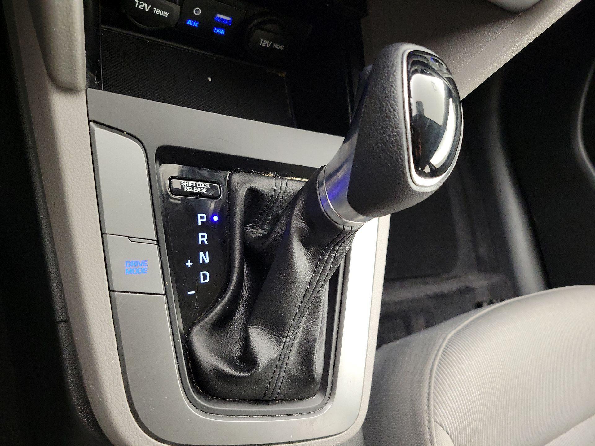 Thumbnail: 2017 Hyundai Elantra - 17