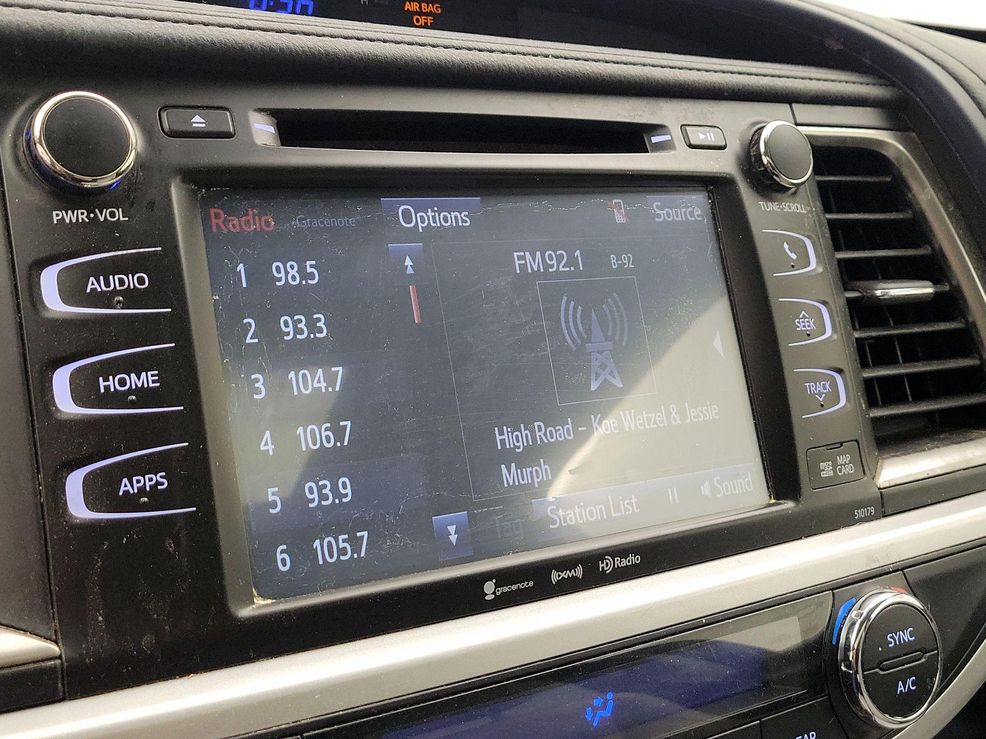 Thumbnail: 2017 Toyota Highlander - 15