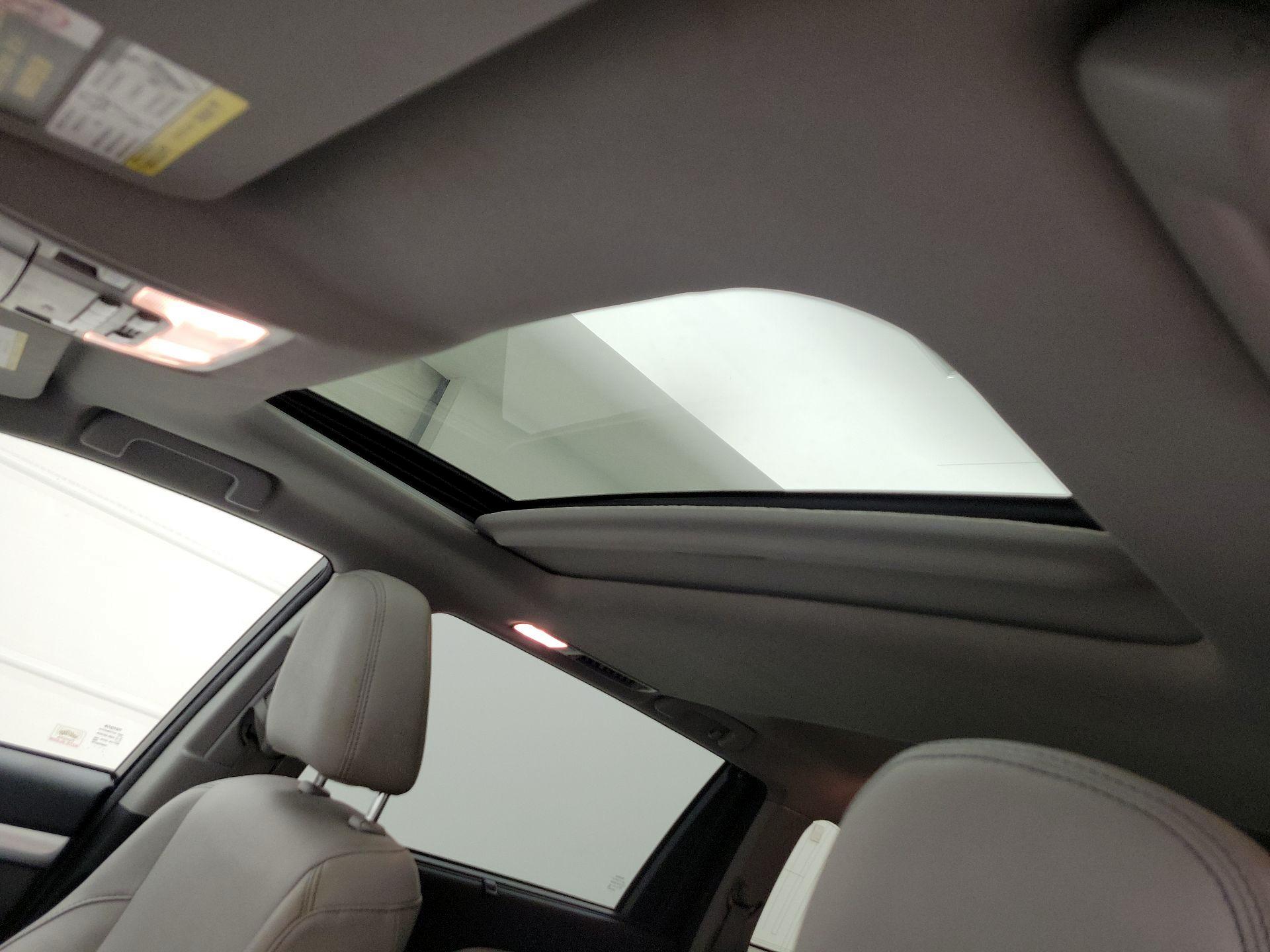 Thumbnail: 2017 Toyota Highlander - 19