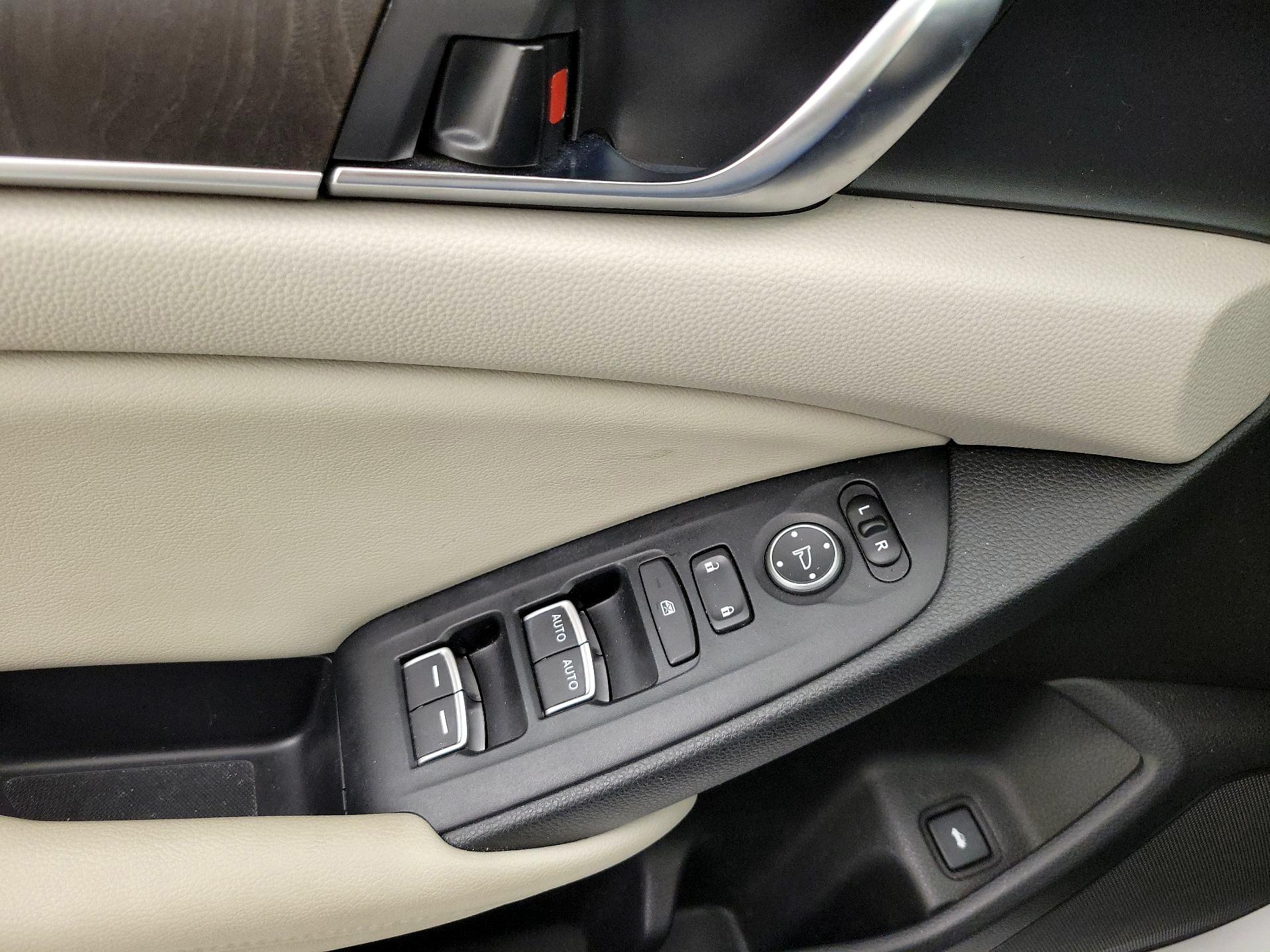 Thumbnail: 2018 Honda Accord - 12