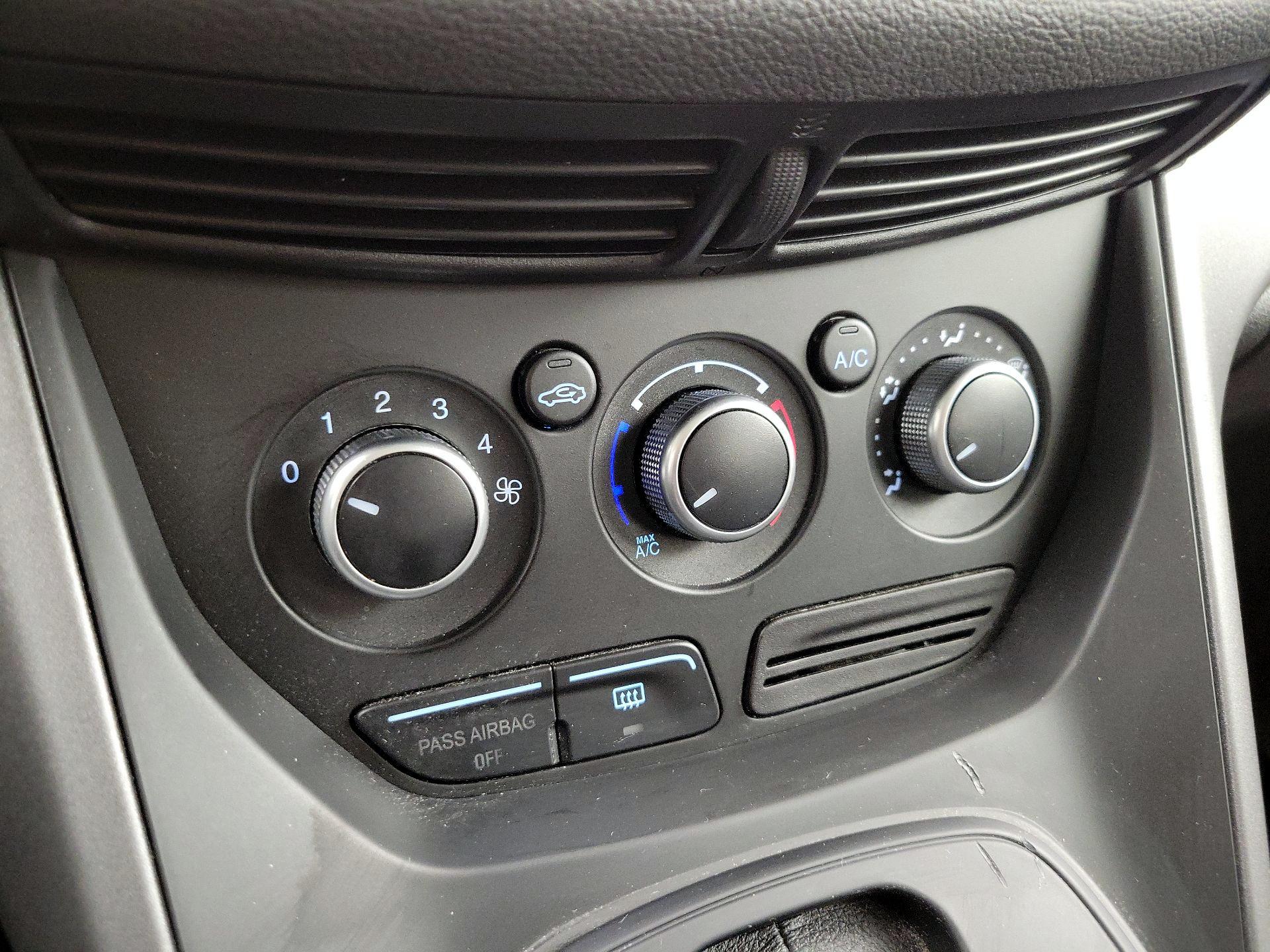 Thumbnail: 2014 Ford Escape - 16