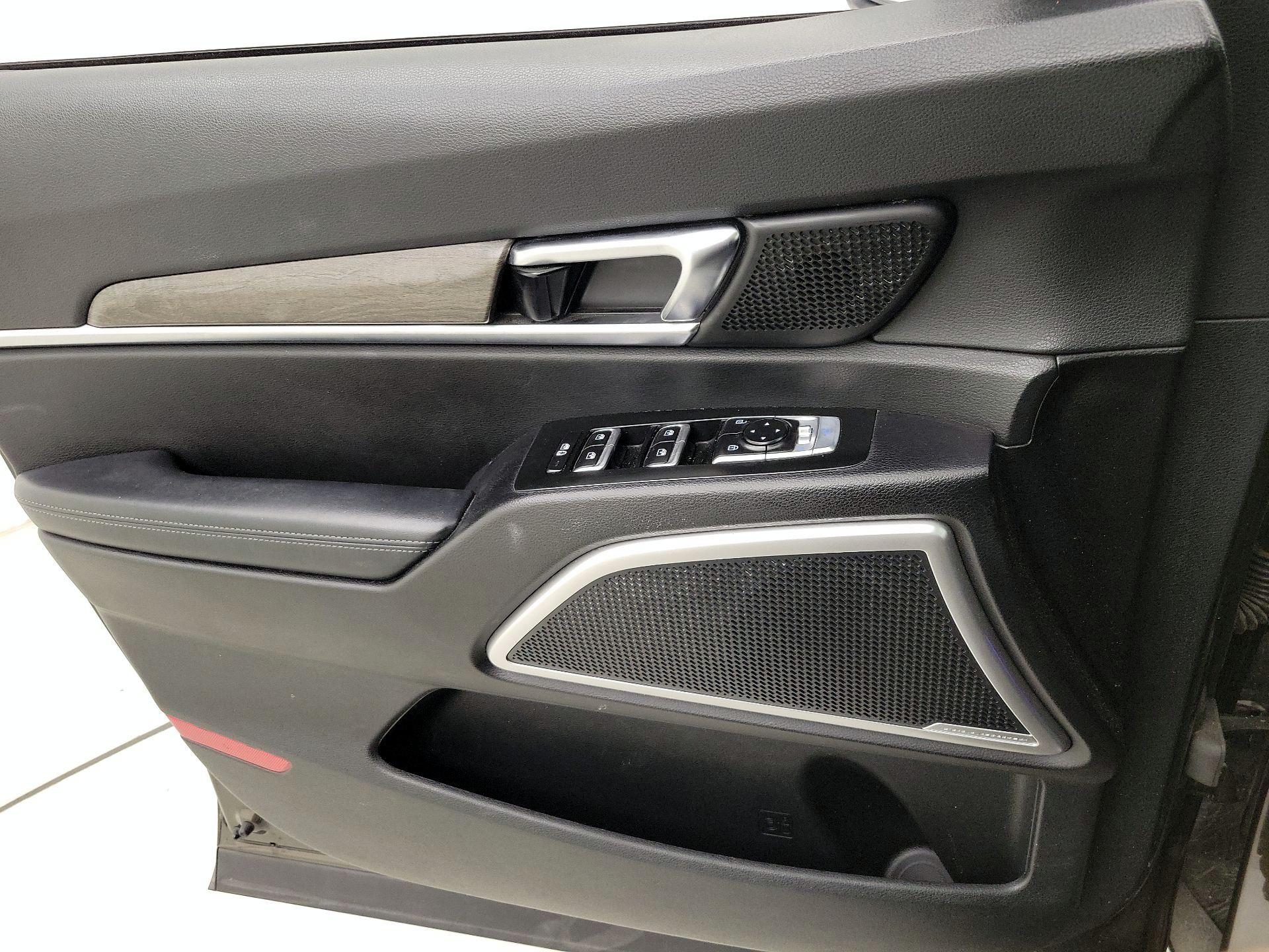 Thumbnail: 2020 Kia Telluride - 12