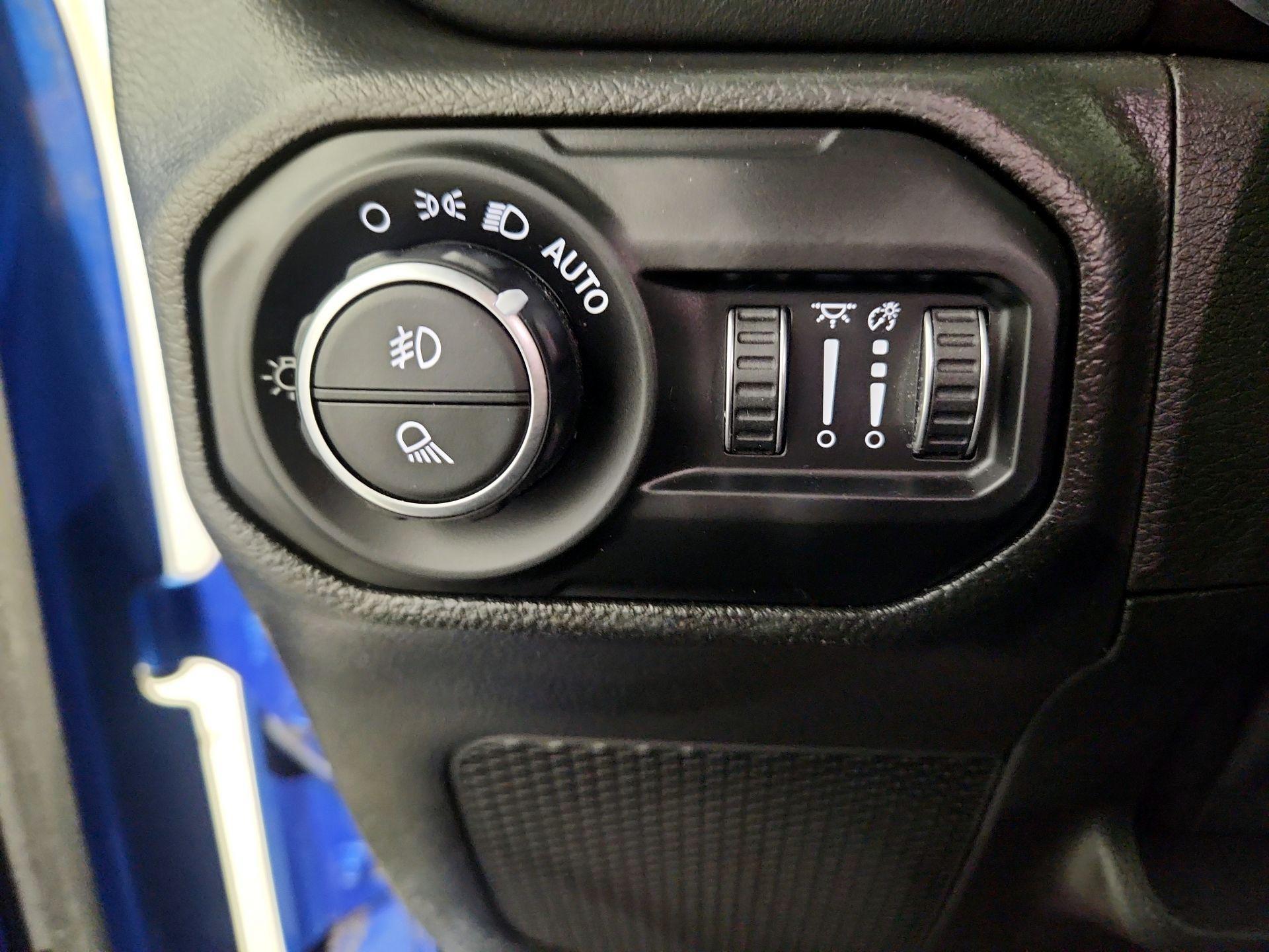 Thumbnail: 2022 Jeep Gladiator - 13