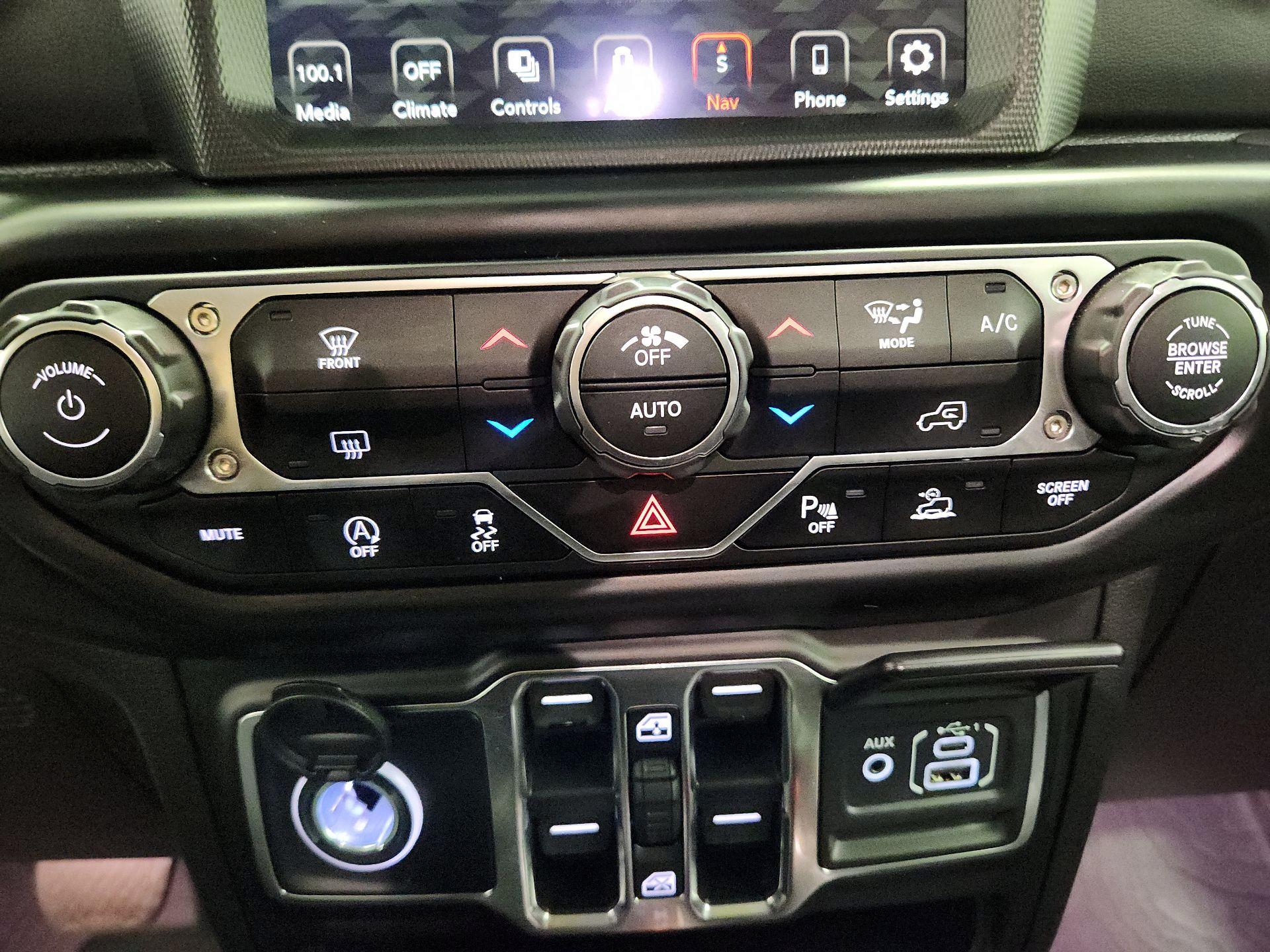 Thumbnail: 2022 Jeep Gladiator - 17