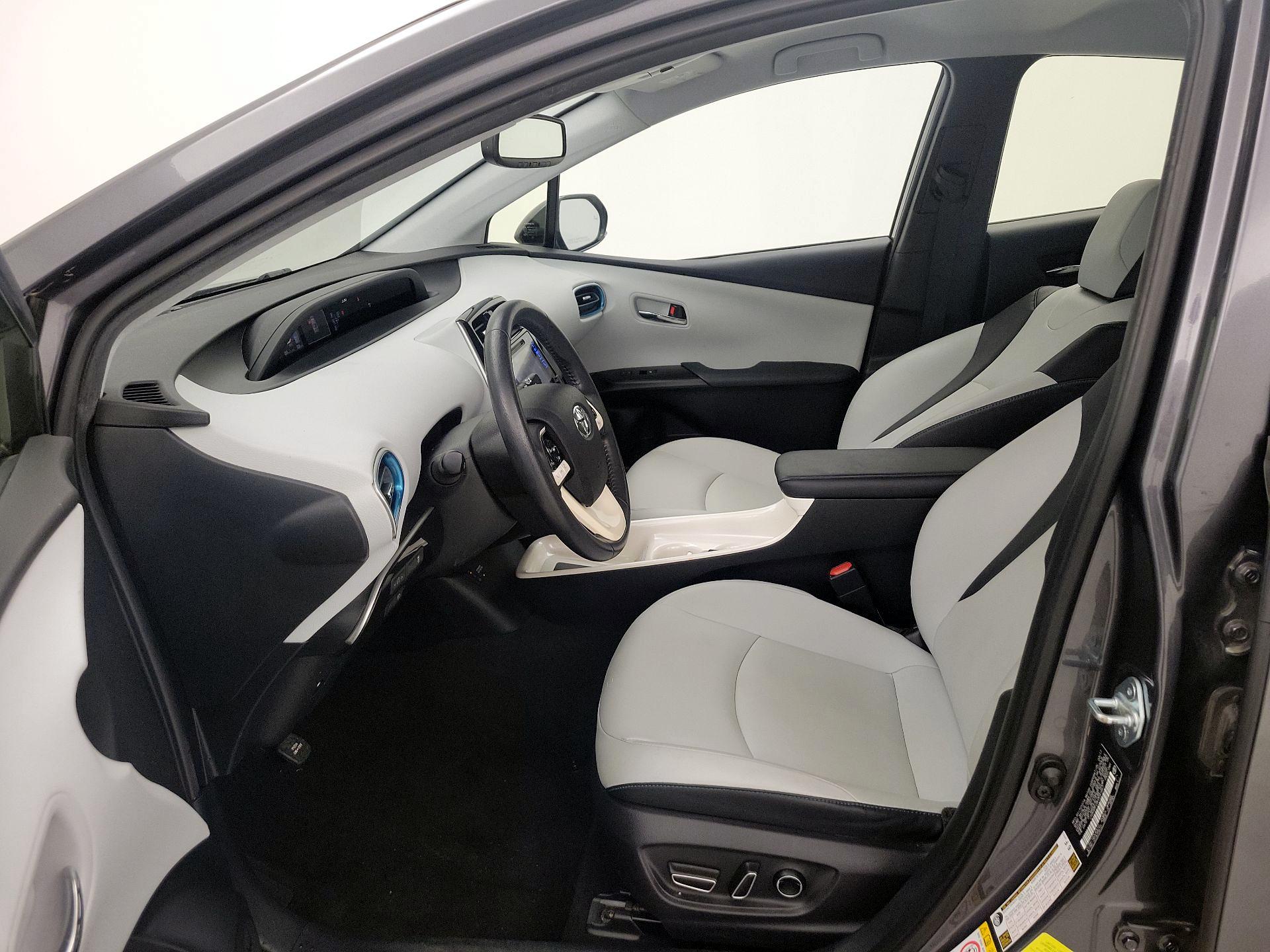 Thumbnail: 2017 Toyota Prius - 11