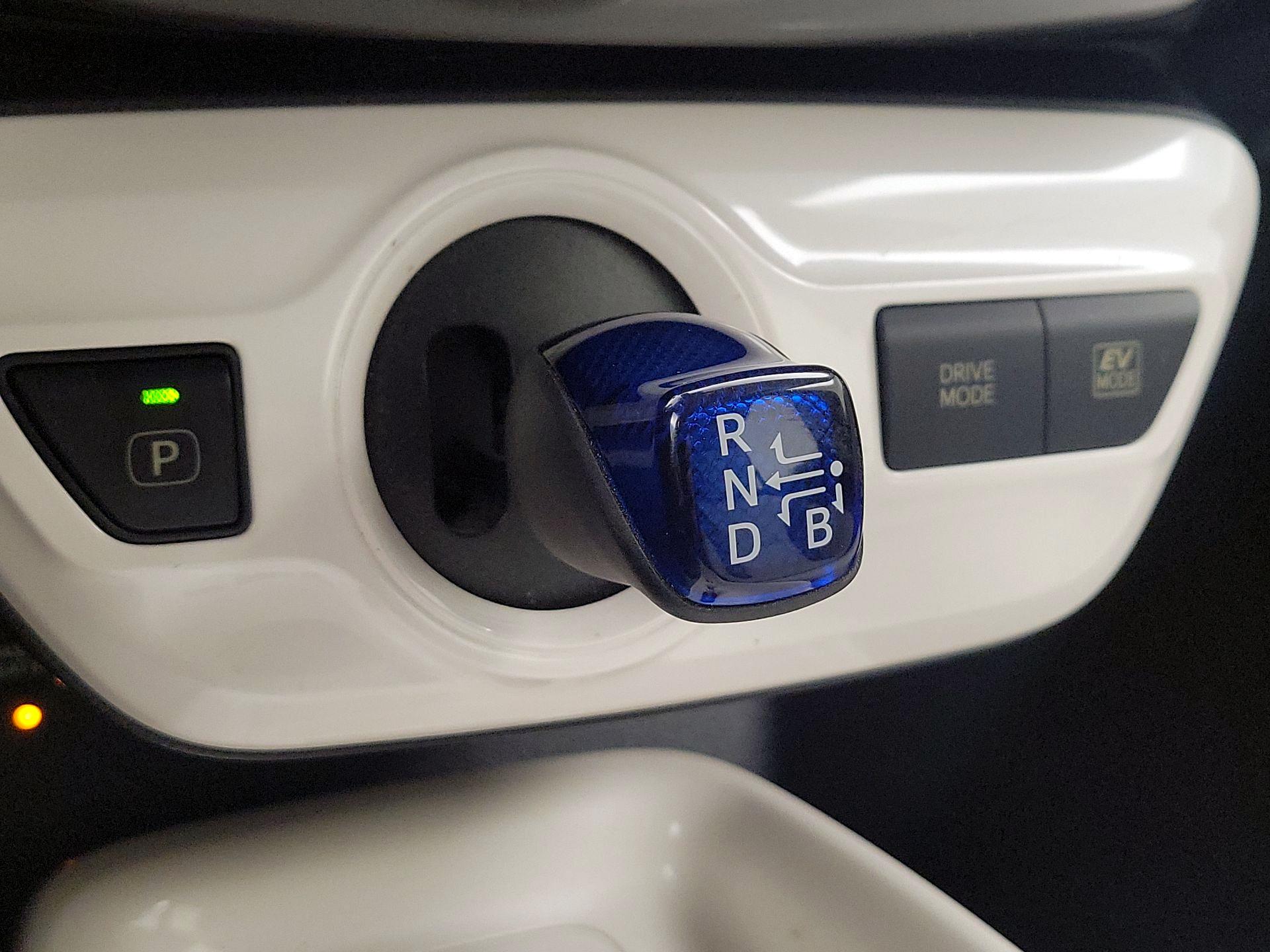 Thumbnail: 2017 Toyota Prius - 17