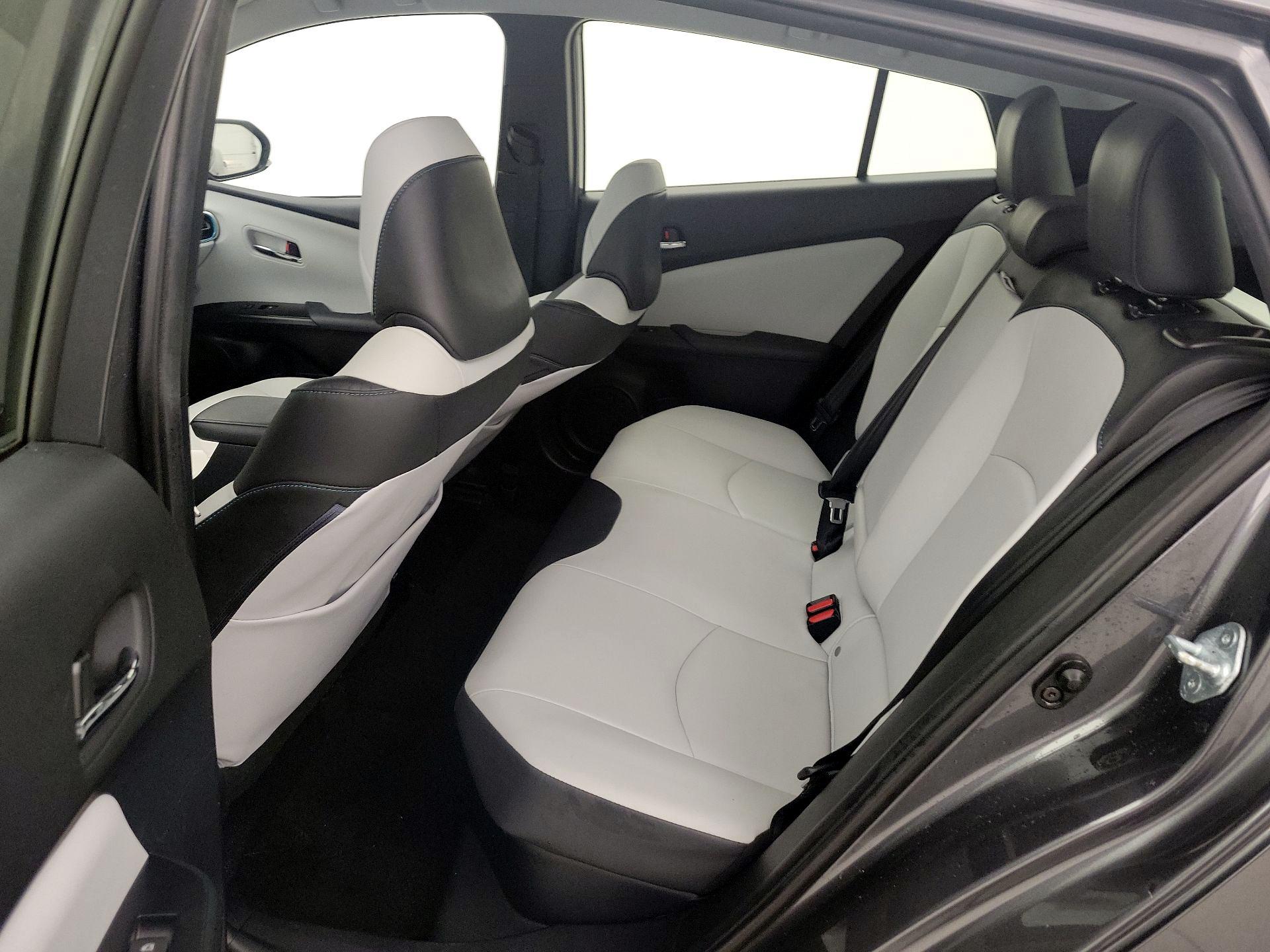 Thumbnail: 2017 Toyota Prius - 18