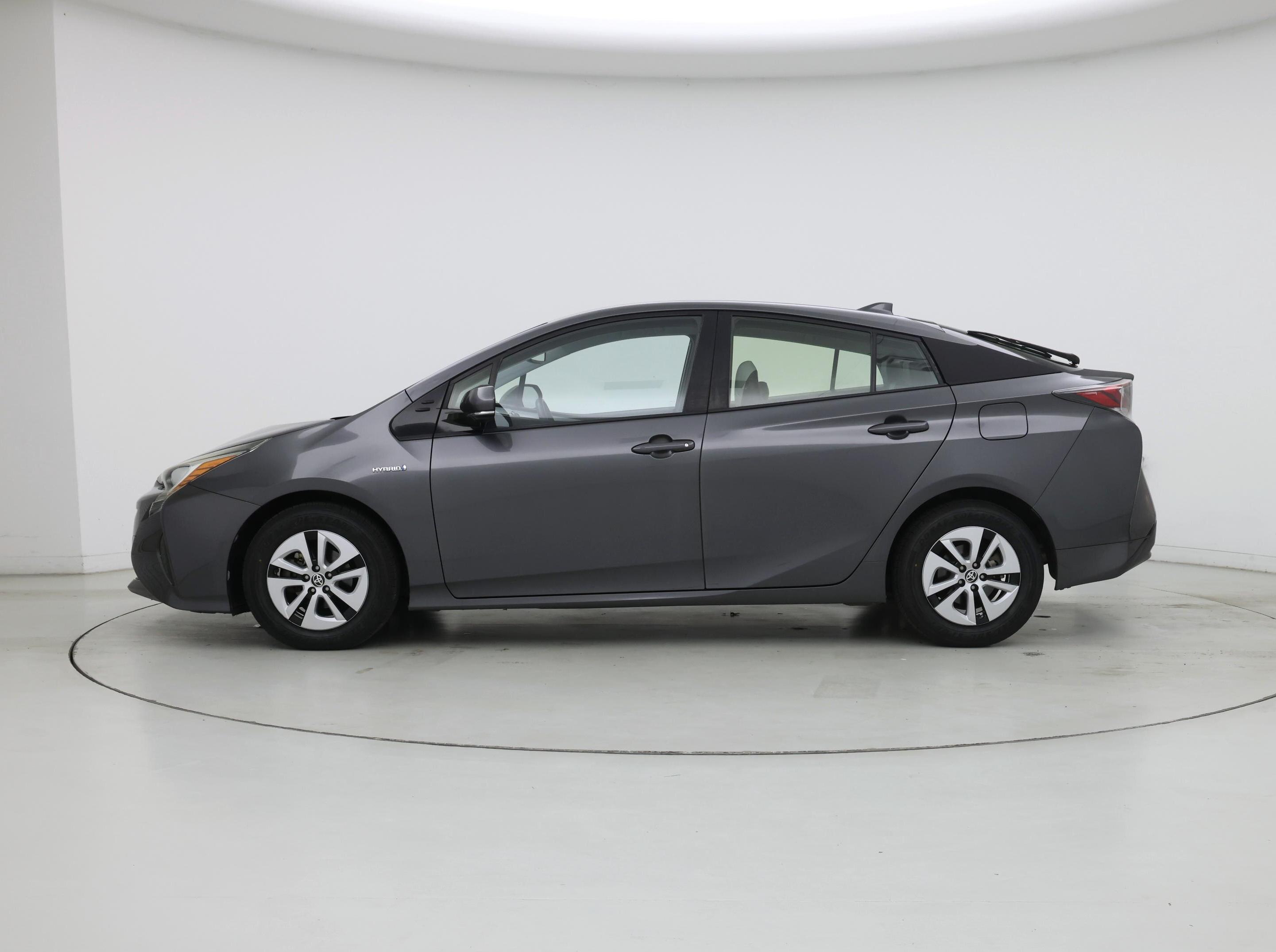 Thumbnail: 2017 Toyota Prius - 3