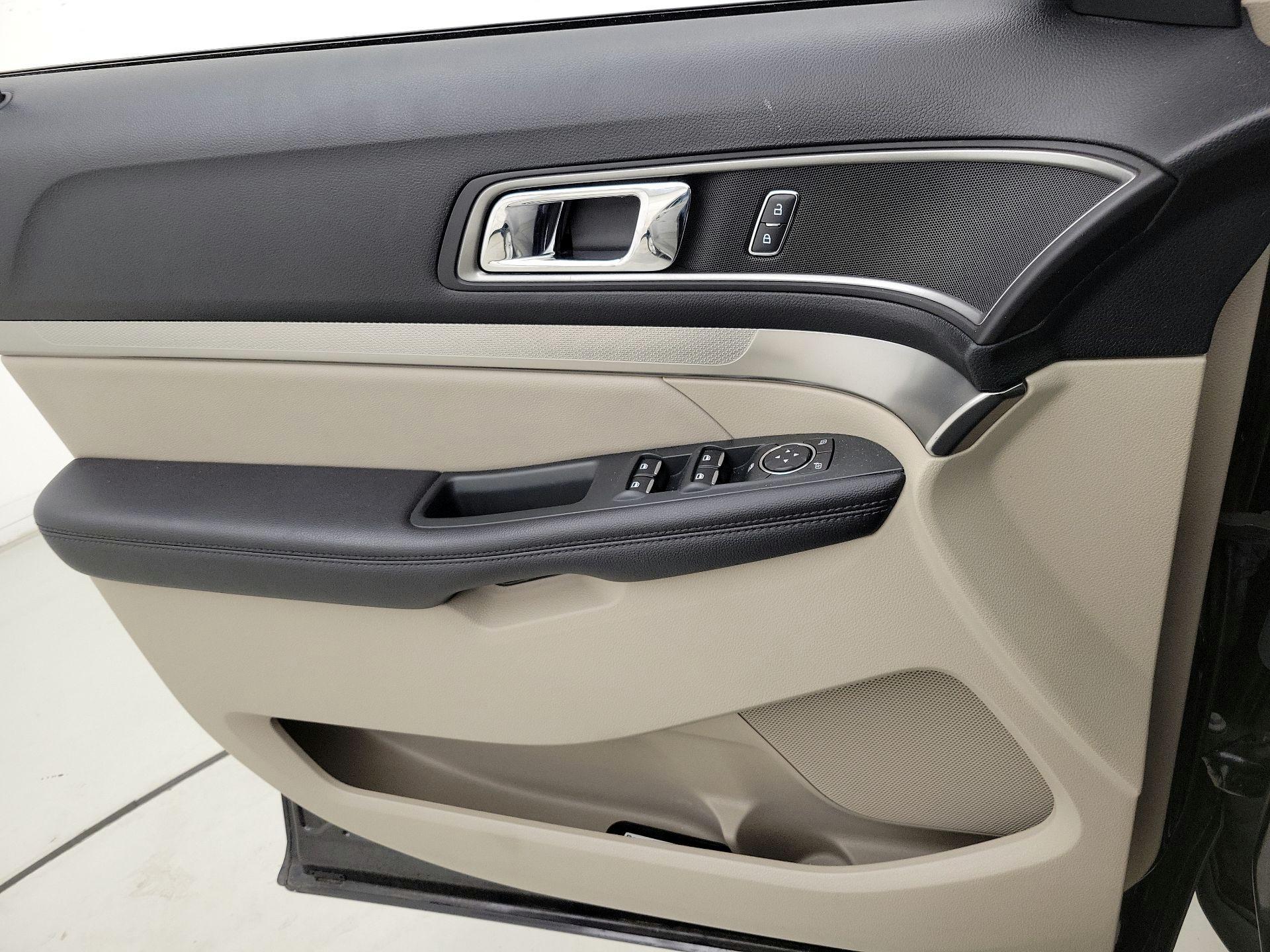 Thumbnail: 2019 Ford Explorer - 12